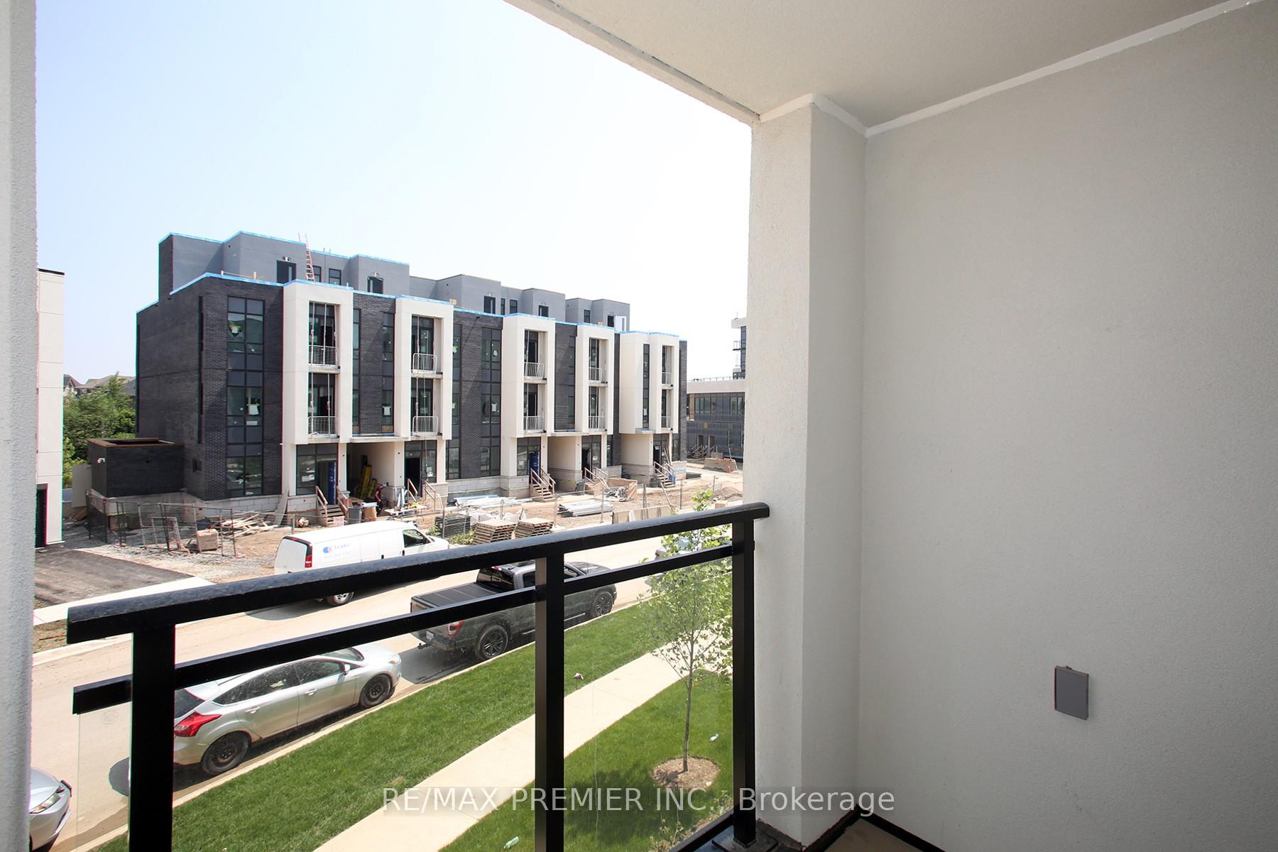 2 Bedrooms Condo at 3020 Trailside, Oakville For sale