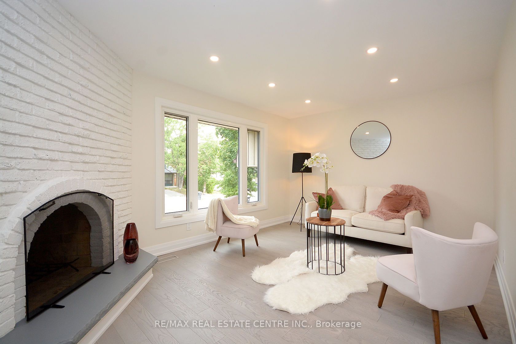 2912 Arvida Circle