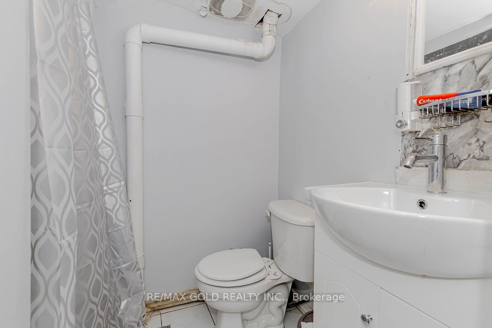 https://trreb-image.ampre.ca/d7yZZ0DKW-NB-jrdSqeKfOo1BgXkVH9Wyn5ViygpXpc/rs:fit:960:960/wm:.5:so:0:50:.4/wmsh:10/wmt:PHNwYW4gZm9yZWdyb3VuZD0nd2hpdGUnIGZvbnQ9JzY4Jz5SRS9NQVggR09MRCBSRUFMVFkgSU5DLiwgQnJva2VyYWdlPC9zcGFuPg/cb:20250308025840/L3RycmViL2xpc3RpbmdzLzQwLzcyLzc5LzM1L3AvYzdiZGViYmUtMTFkNi00ODE2LTkxMDItMGNiMjllOTlkNmE5LmpwZw.jpg