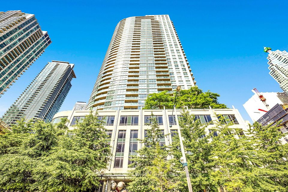 18 Yonge
