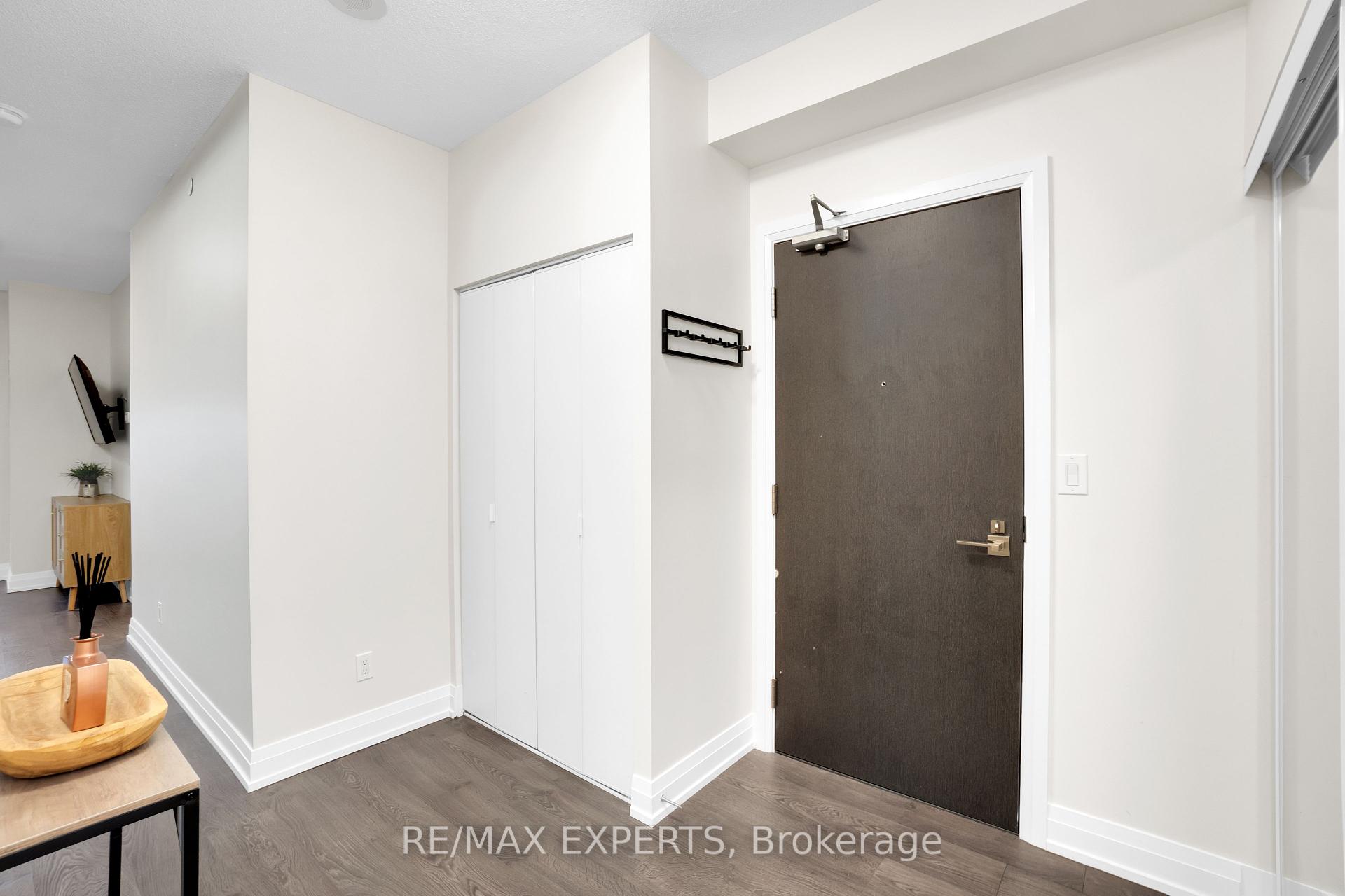 2 Bedrooms Condo at 3700 Highway 7, Vaughan For sale