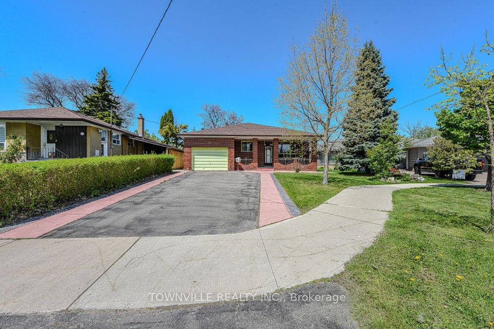 35 Taysham Crescent, Toronto, ON M9V 1X1