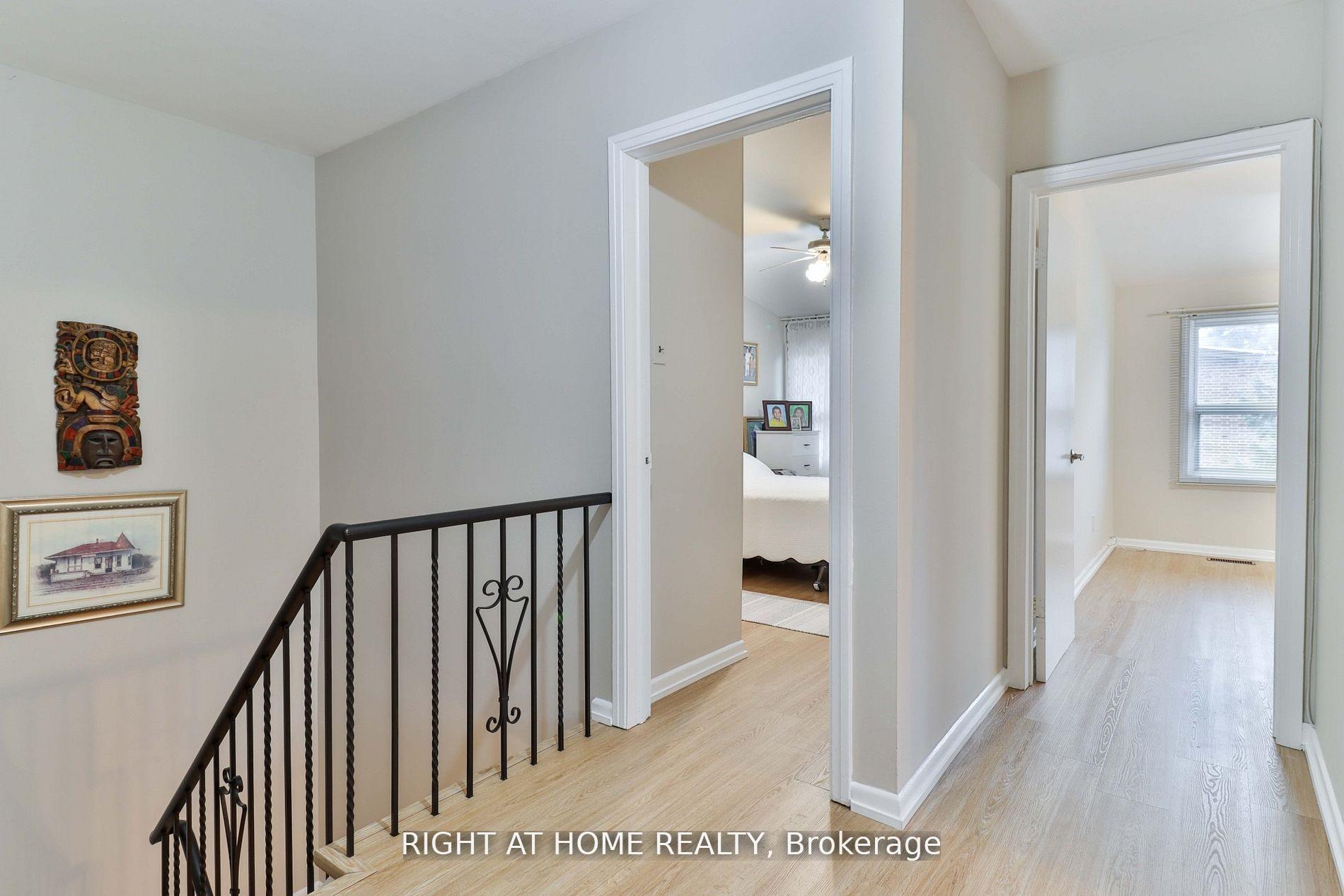 4 Bedrooms Condo at 50 Three Valleys, Toronto For sale