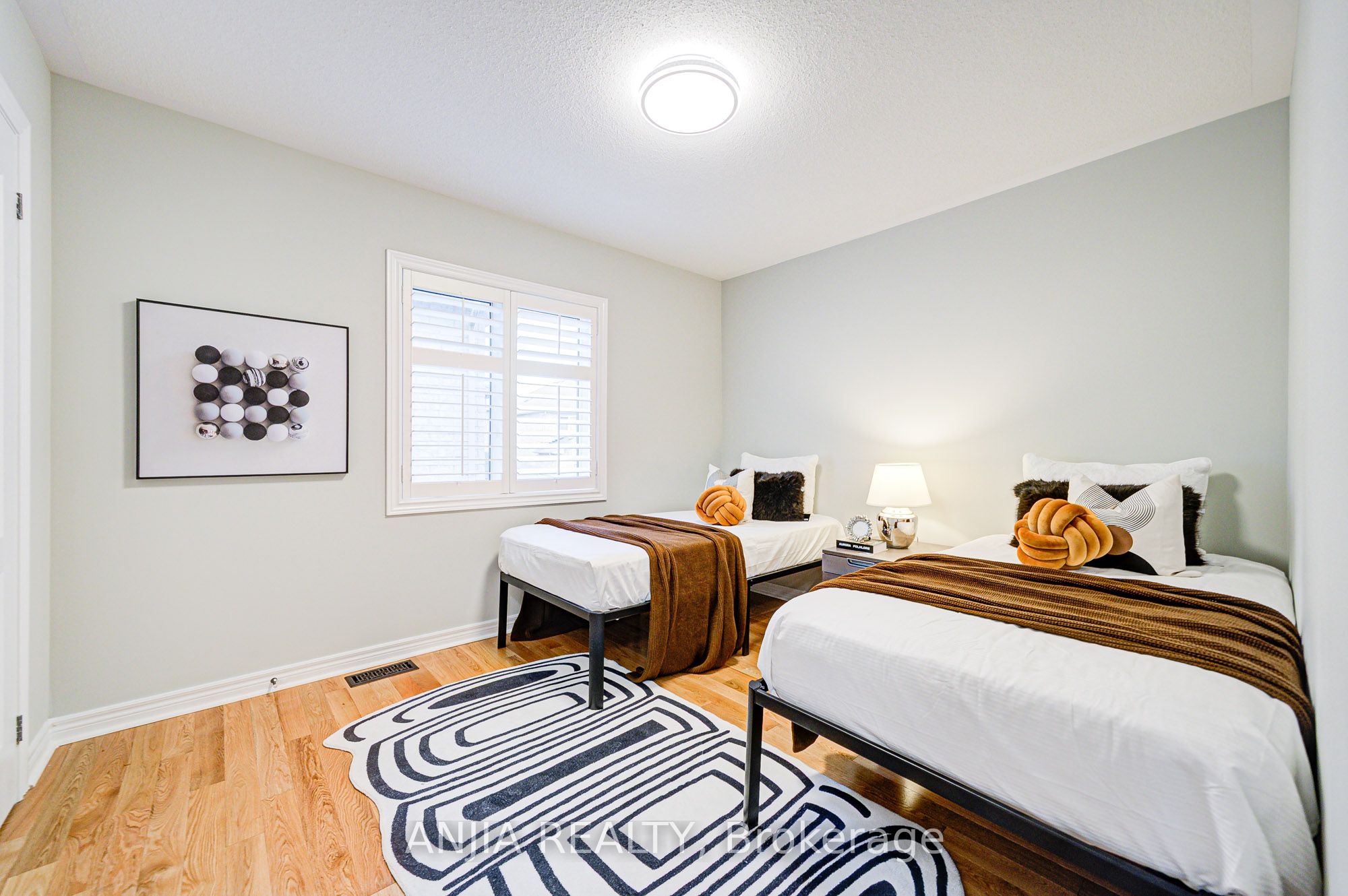 9 Desjardin Drive