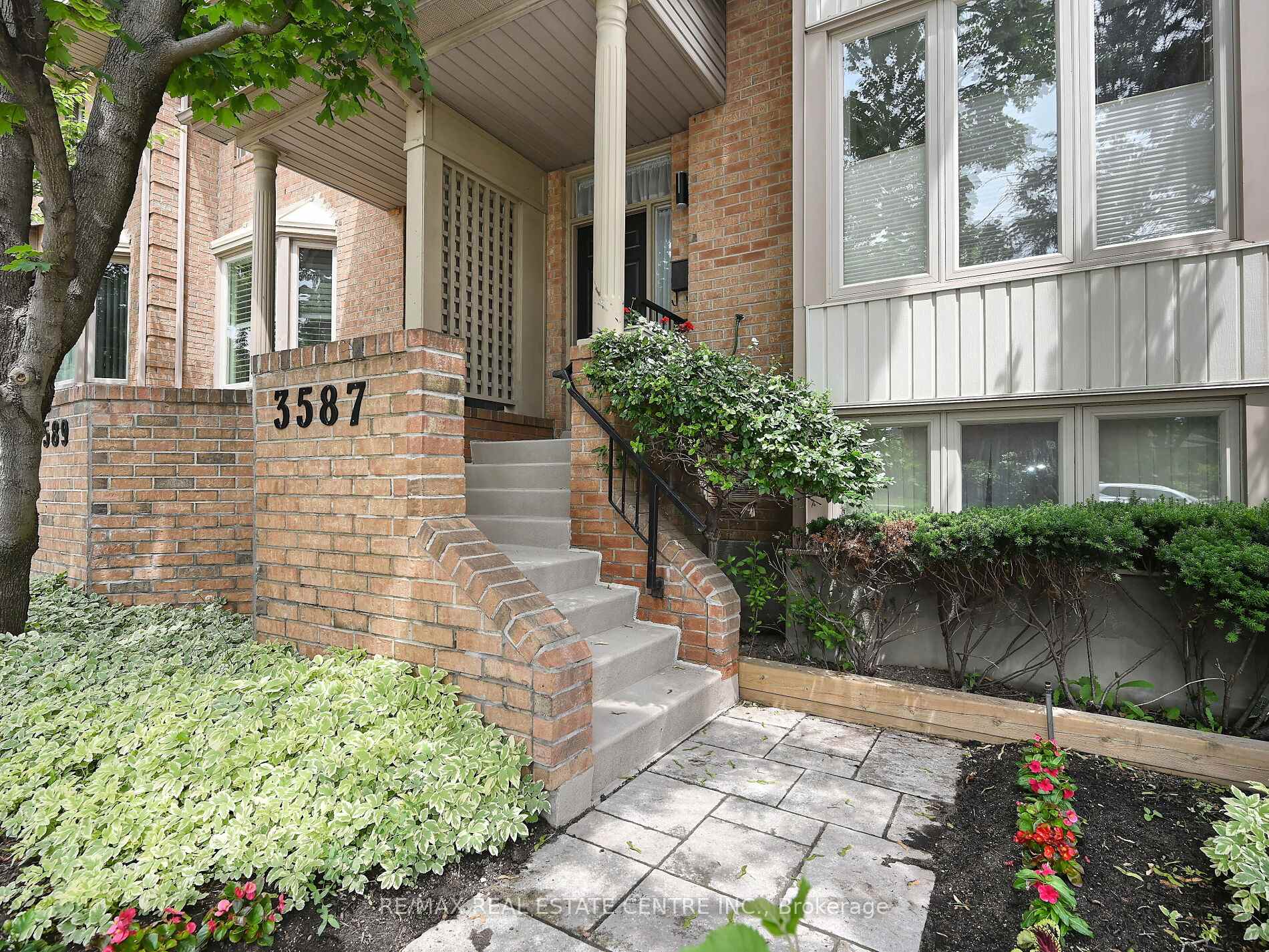 3 Bedrooms Condo at 3587 Kariya, Mississauga For sale