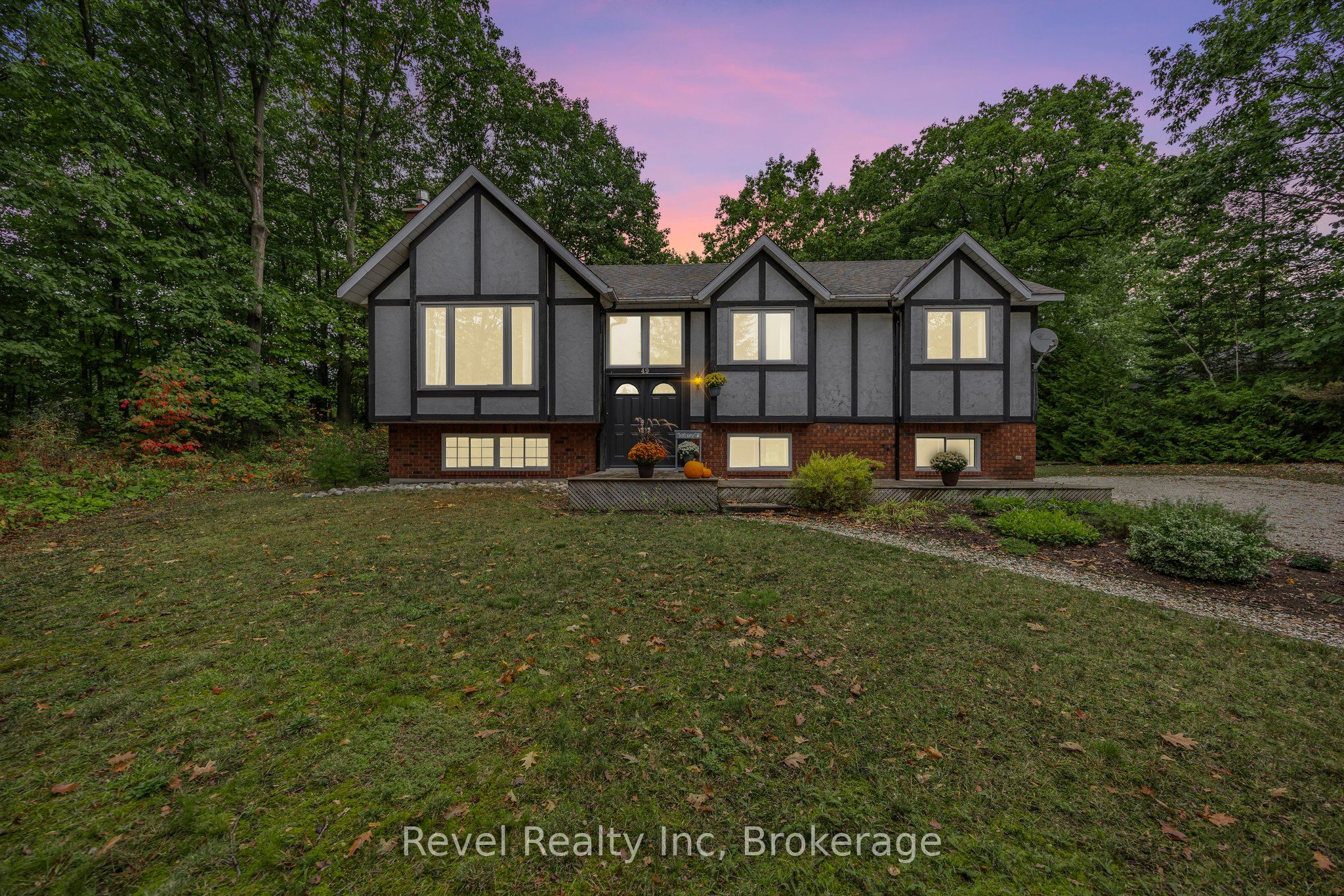 49 BIRCHWOOD Trail, Wasaga Beach, ON L9Z 1B1