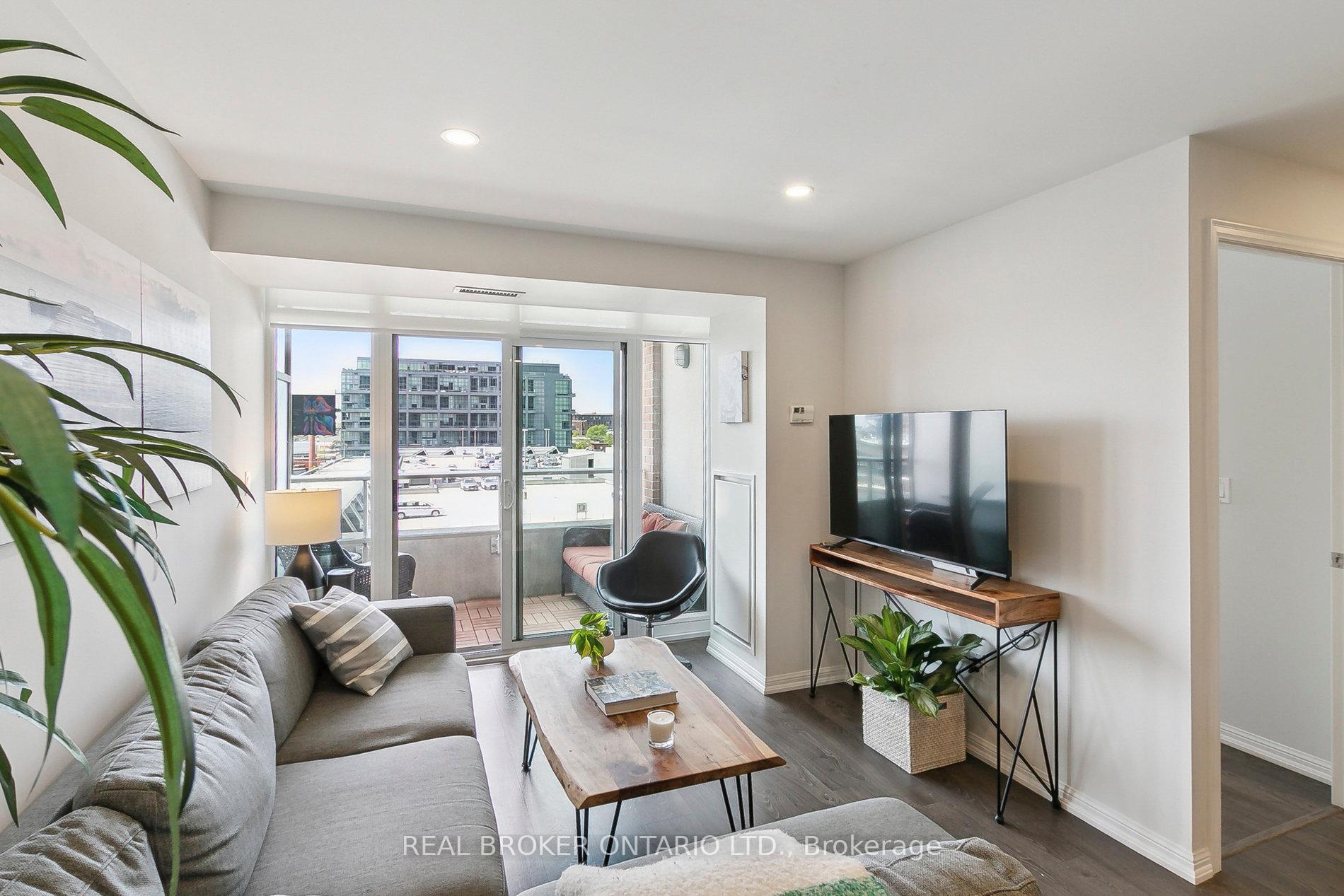 3 Bedrooms Condo at 85 East Liberty,  Toronto For sale