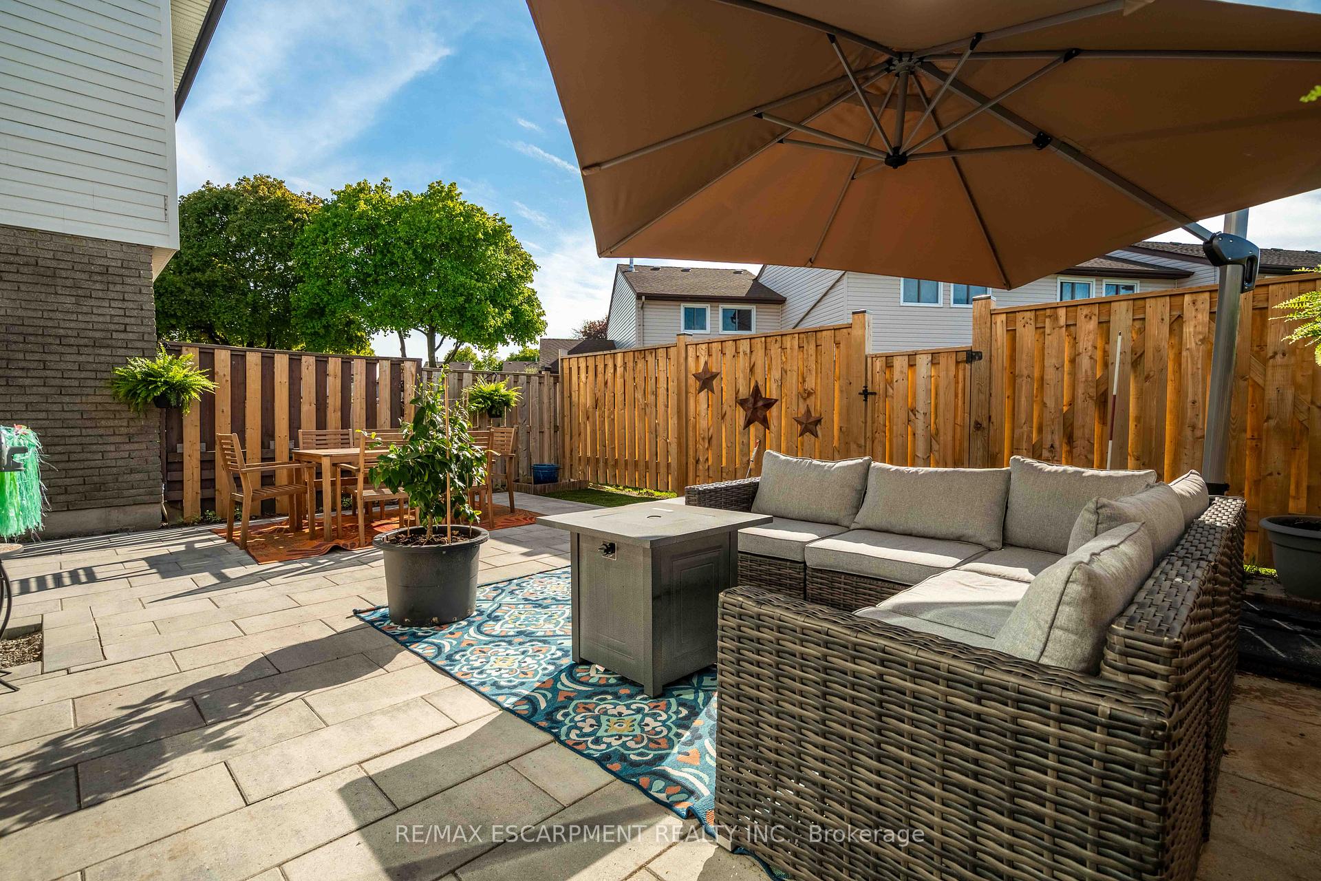 3 Bedrooms Condo at 1190 Upper Ottawa, Hamilton For sale