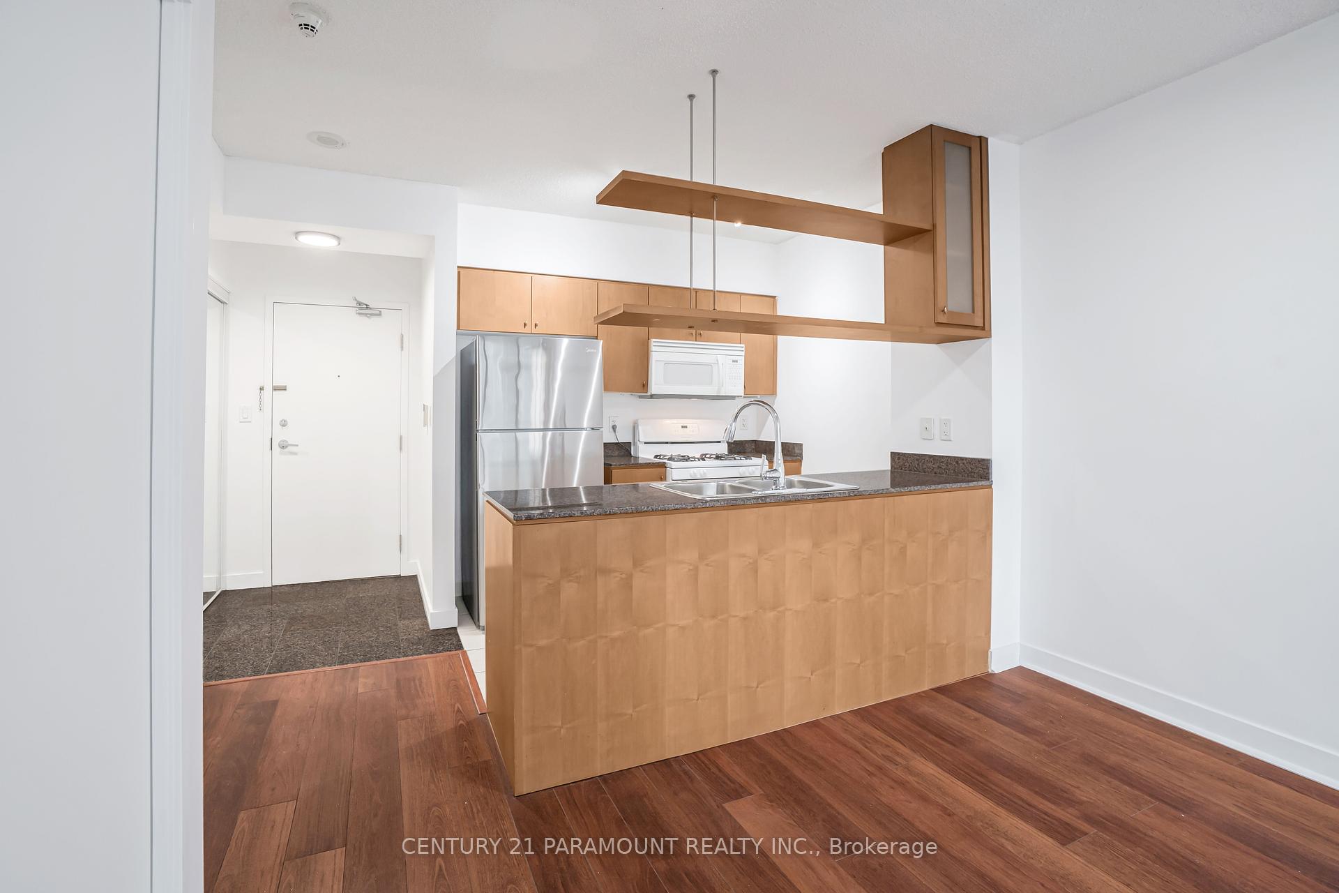 1 Bedroom Condo at 5 Mariner,  Toronto For sale