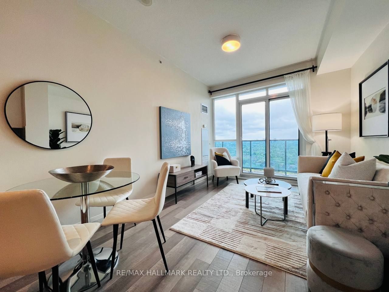 7161 Yonge Street, #2135