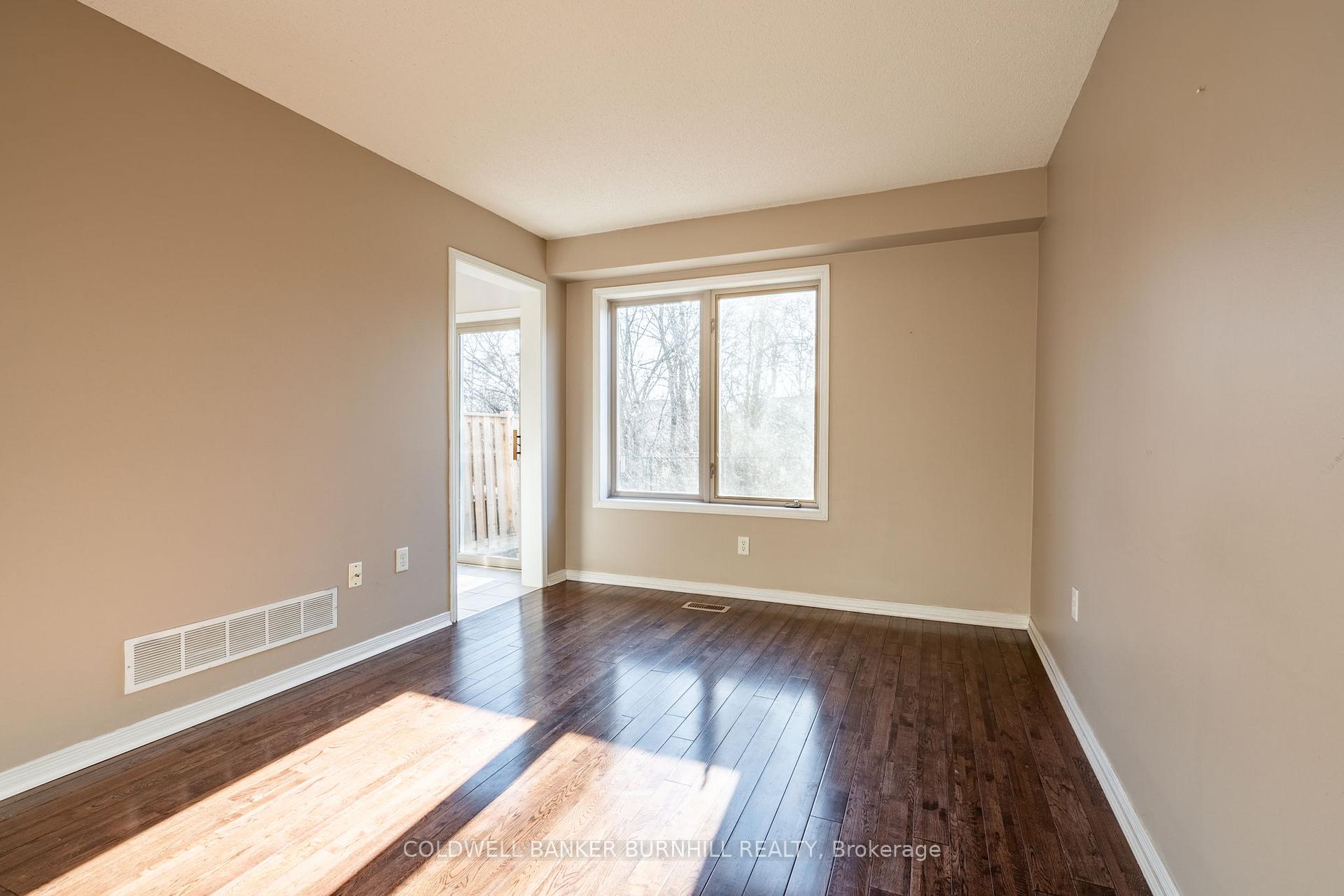 3 Bedrooms Condo at 1276 SILVAN FOREST,  Burlington For sale
