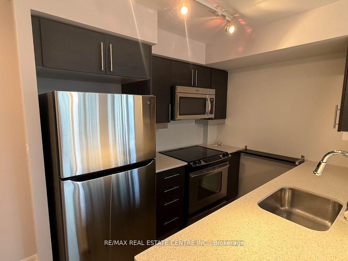 3 Bedrooms Condo at 35 Bastion, Toronto For sale