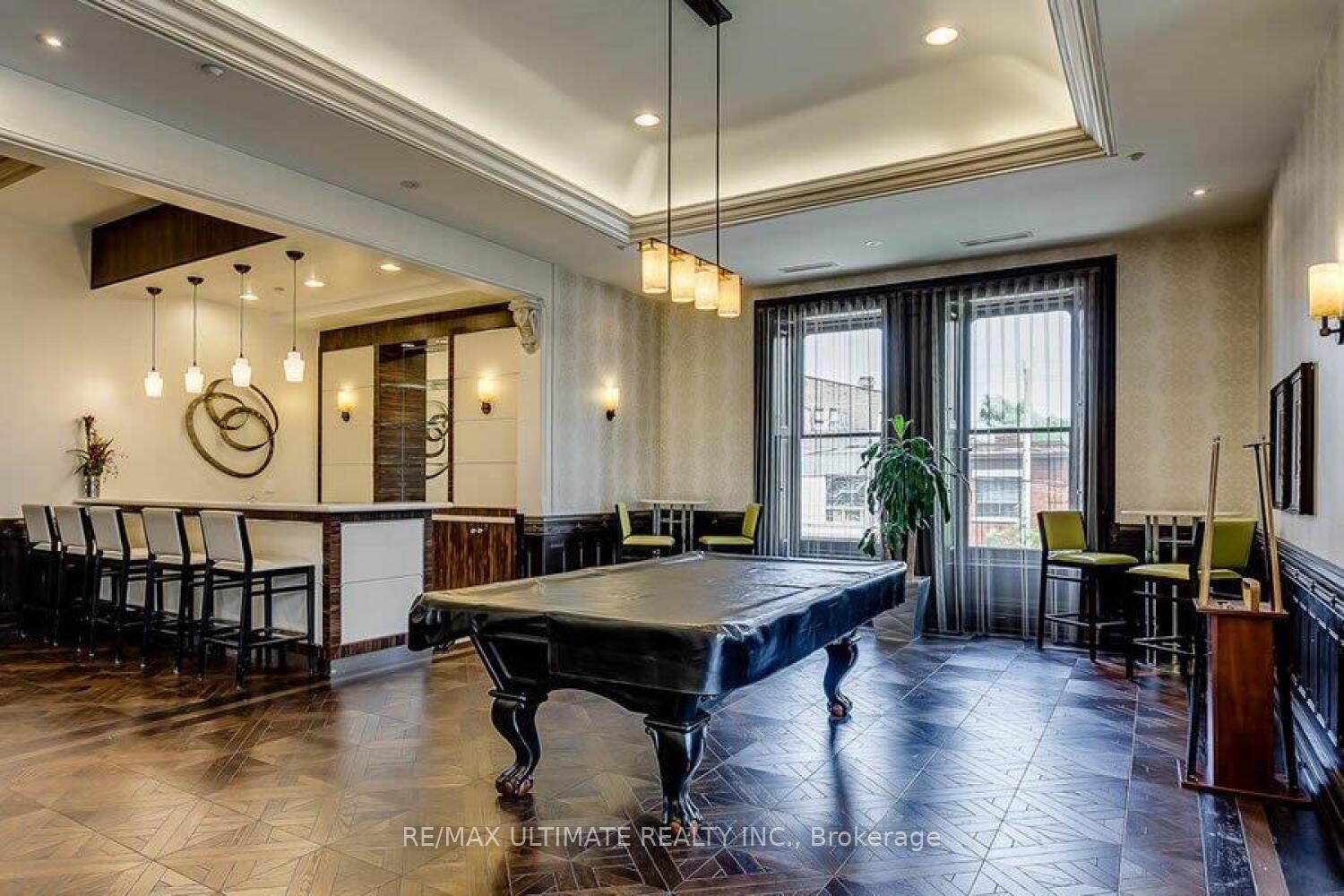 2 Bedrooms Condo at 28 Linden, Toronto For sale