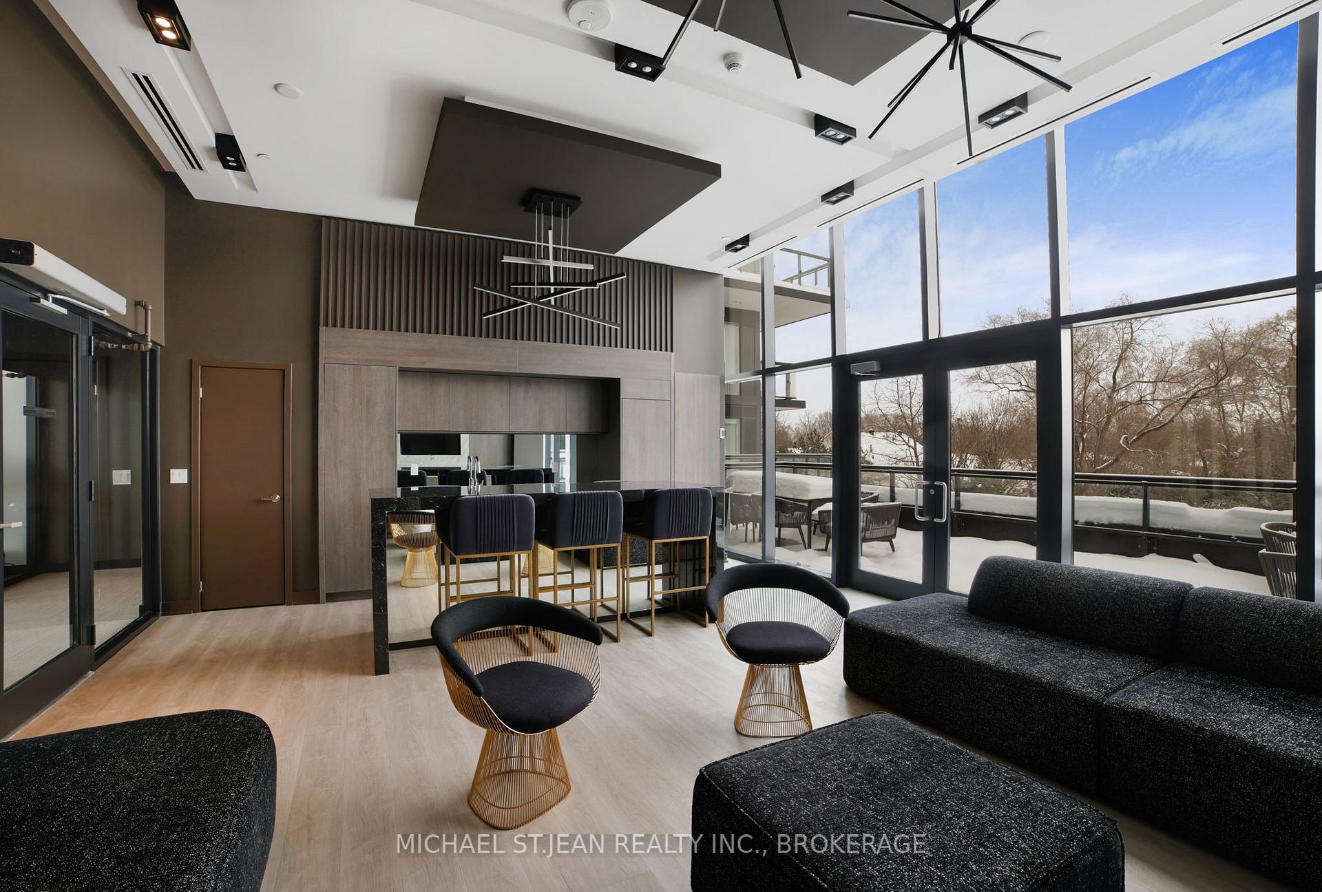 1 Bedroom Condo at 1119 Cooke,  Burlington For sale