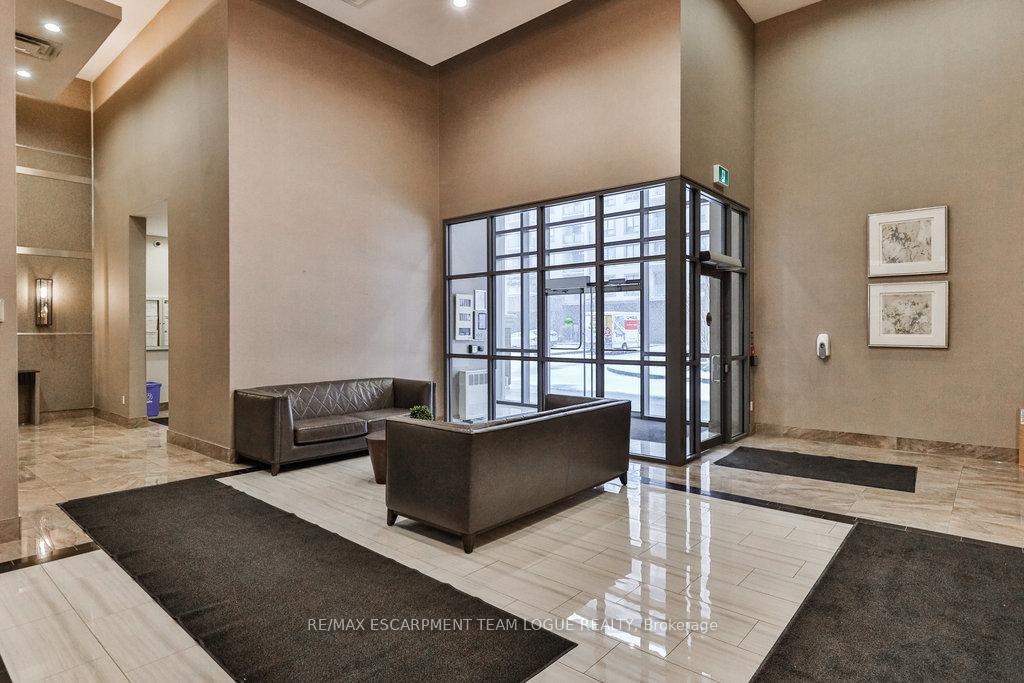 1 Bedroom Condo at 2490 Old Bronte,  Oakville For sale