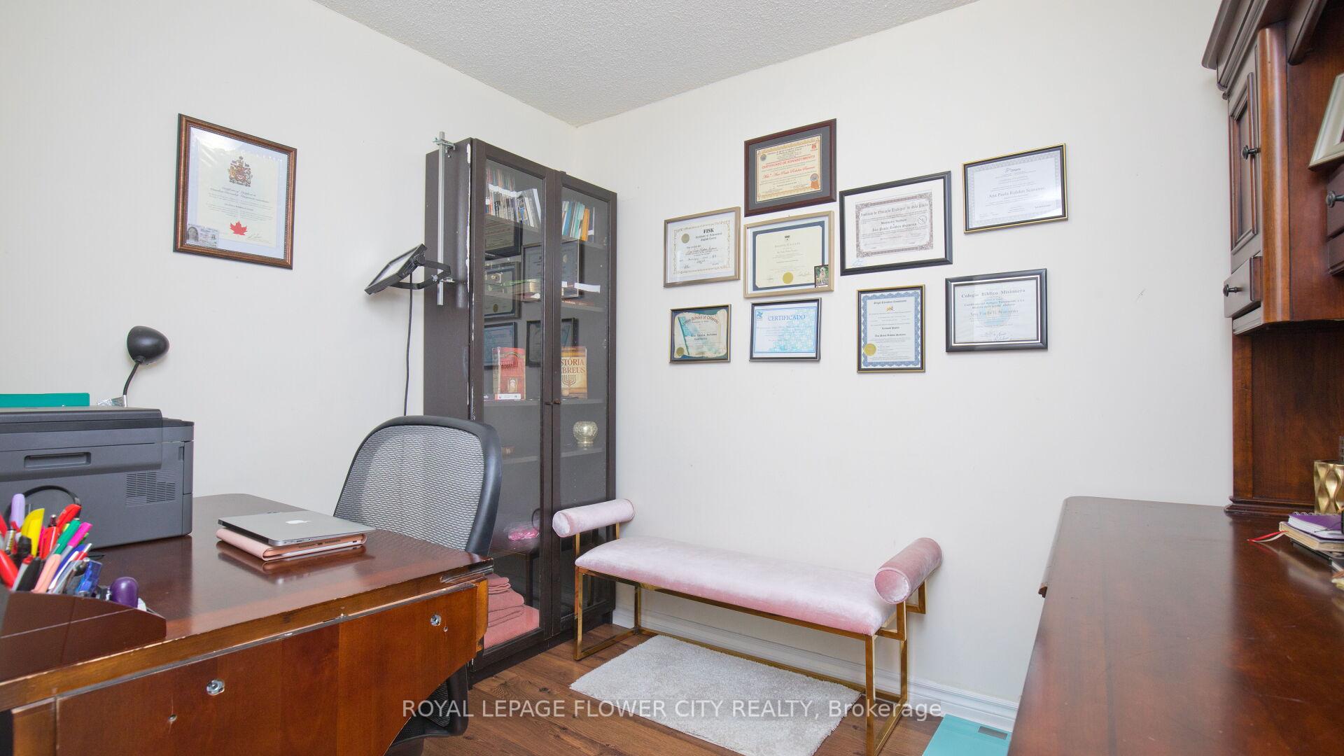2 Bedrooms Condo at 700 Humberwood, Toronto For sale