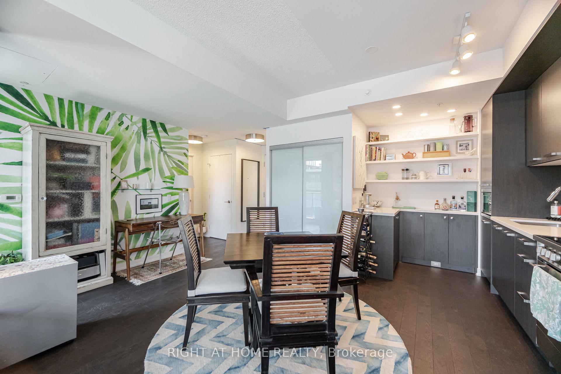 1 Bedroom Condo at 455 Front, Toronto For sale