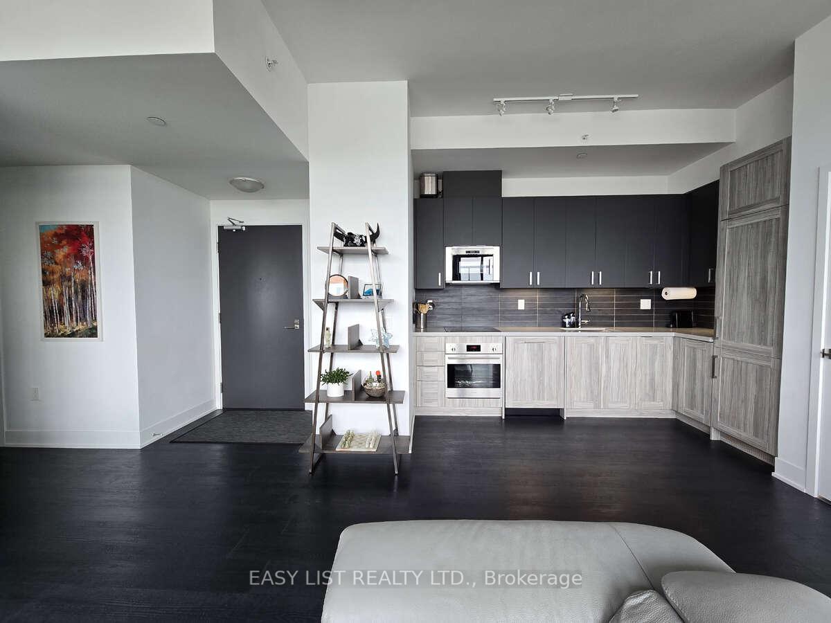 2 Bedrooms Condo at 2908 Highway 7, Vaughan For sale