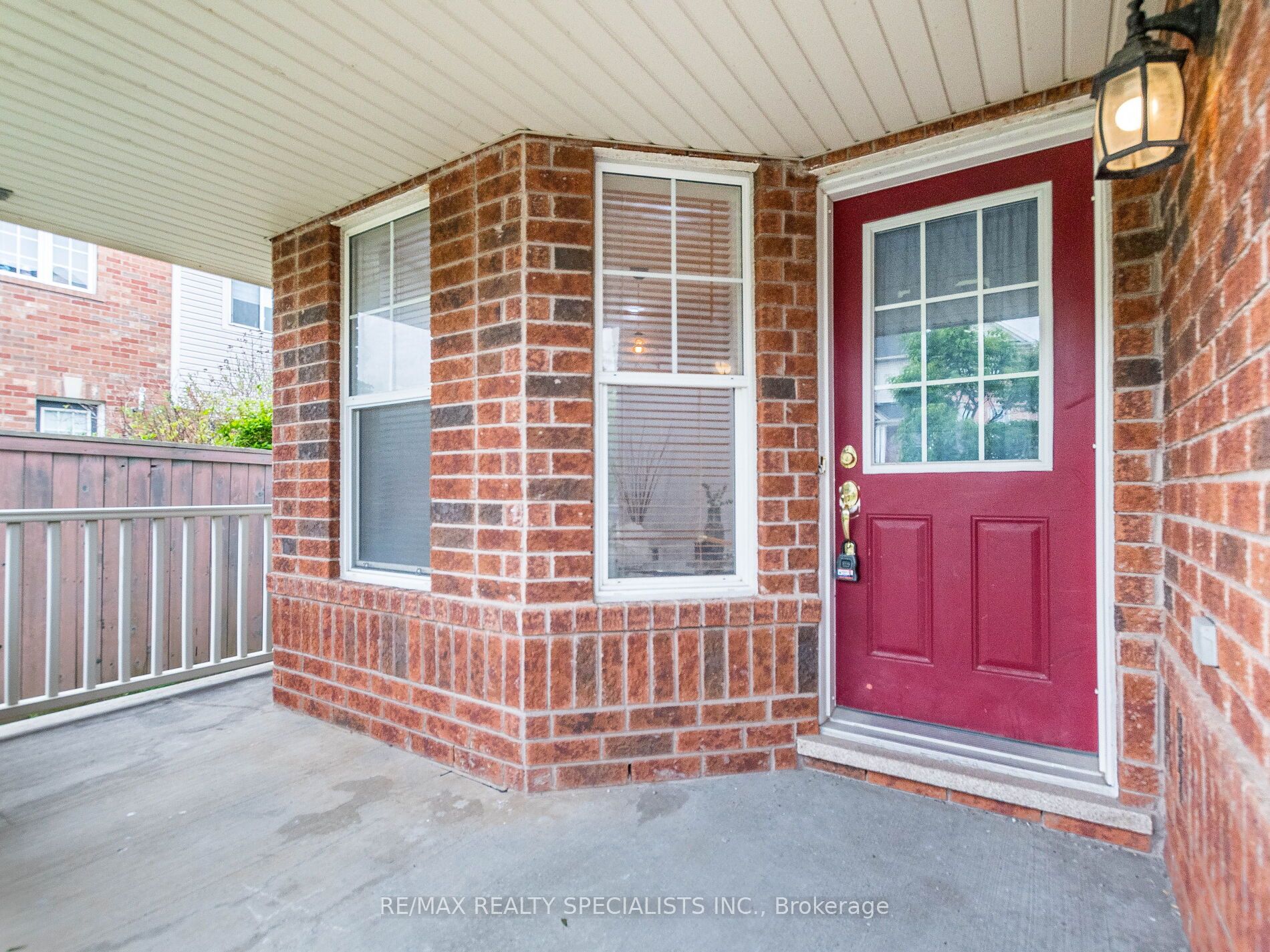 105 DECKER HOLLOW Circle