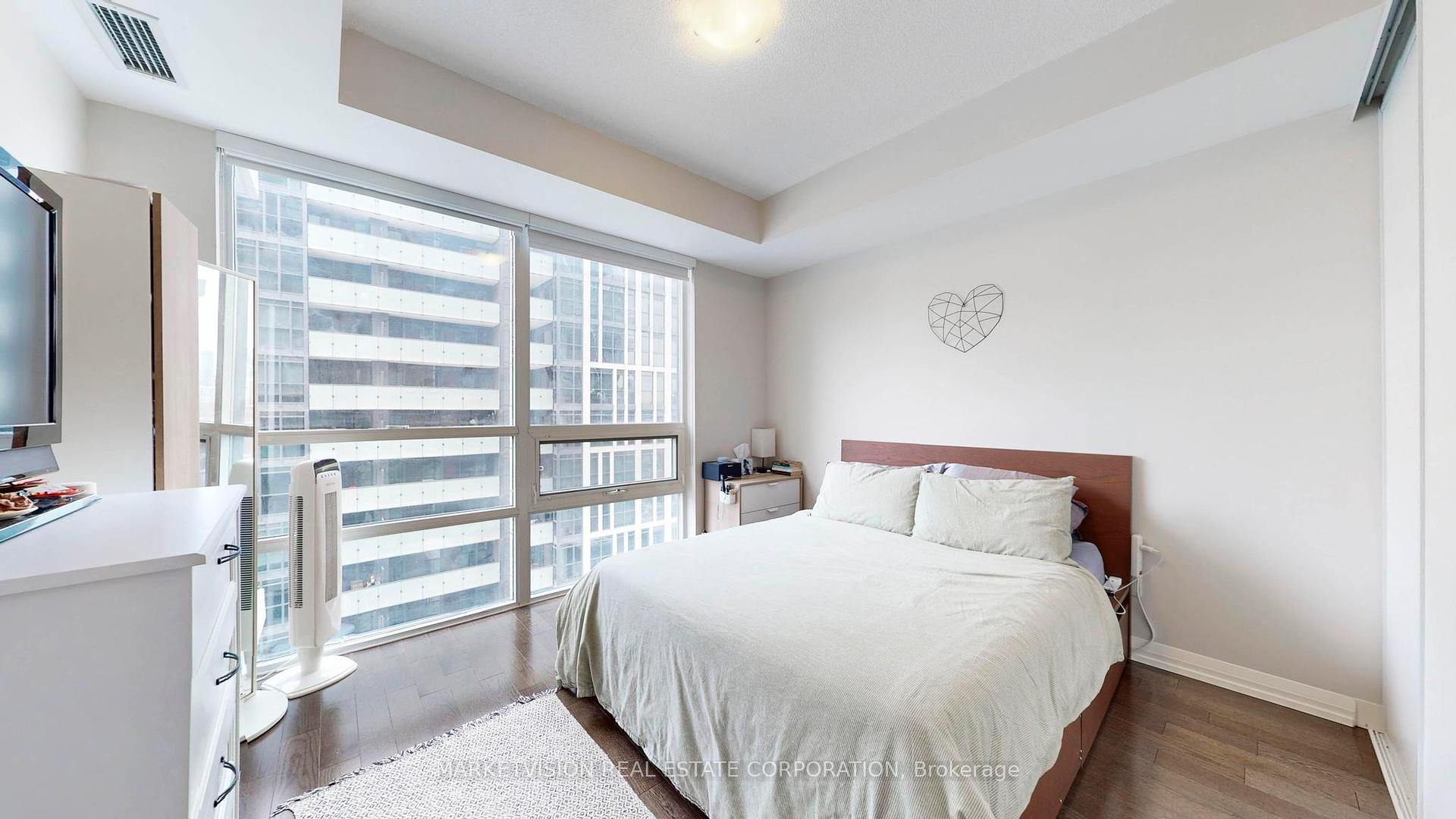 1 Bedroom Condo at 460 Adelaide,  Toronto For sale