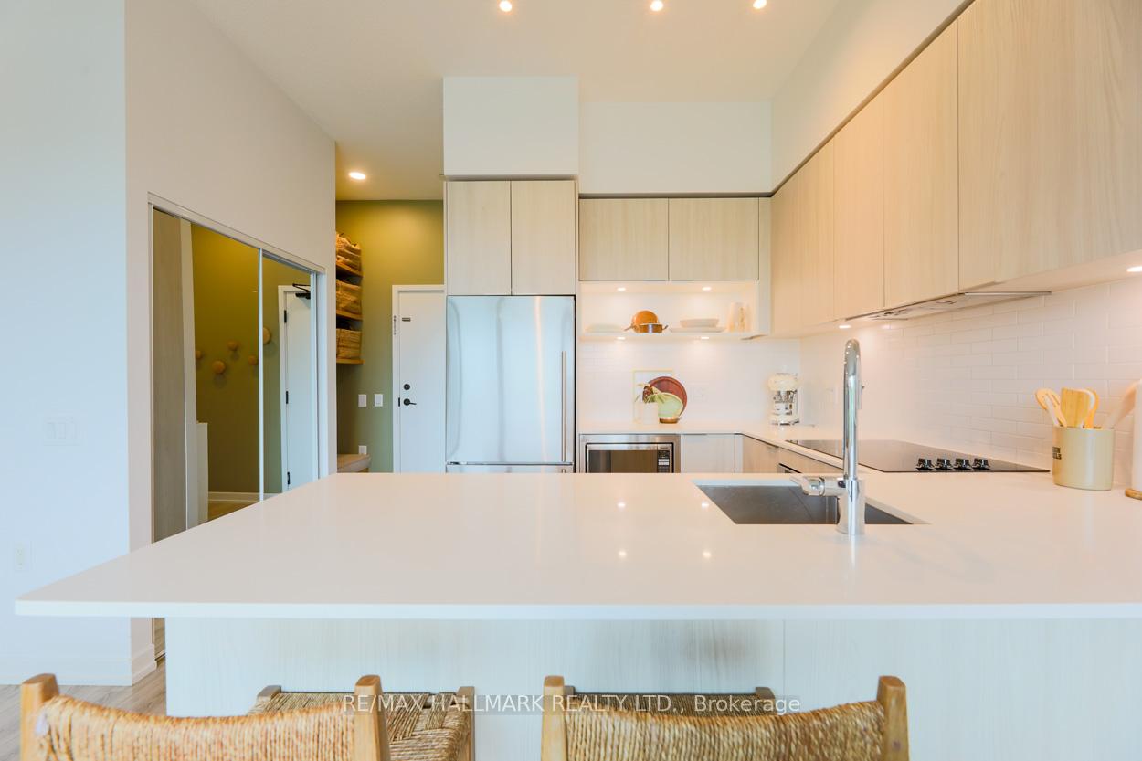 3 Bedrooms Condo at 20 Tubman, Toronto For sale
