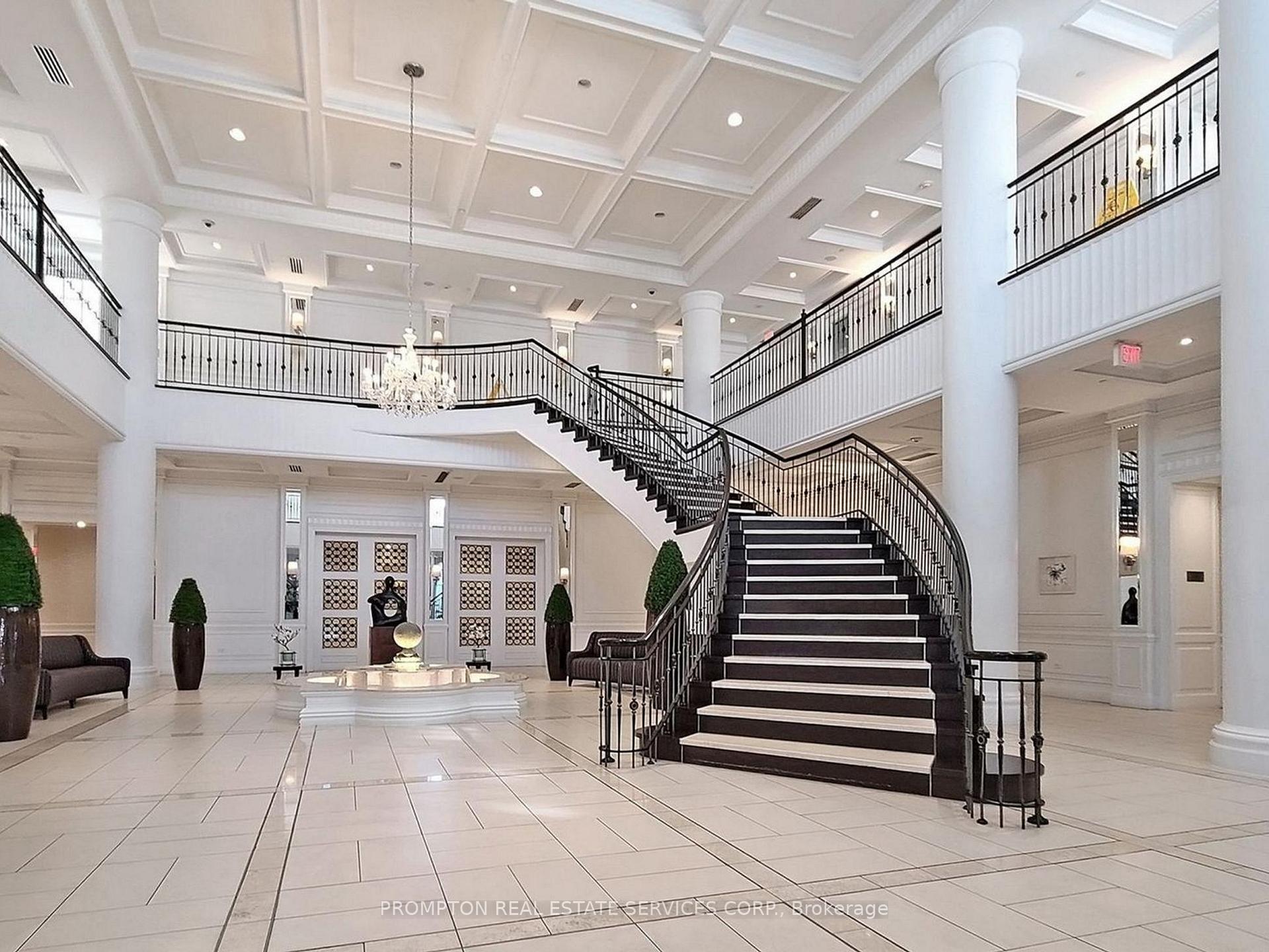 2 Bedrooms Condo at 15 Greenview, Toronto For sale