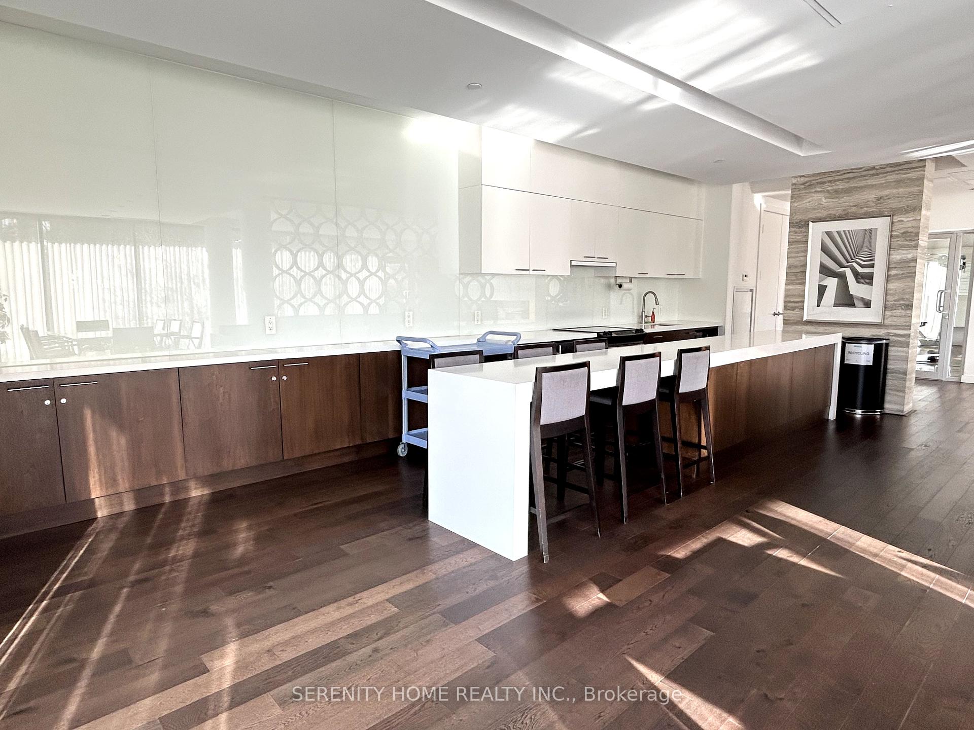 3 Bedrooms Condo at 85 The Donway,  Toronto For sale