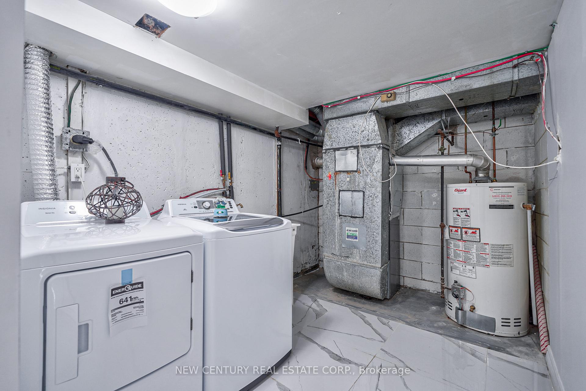 3 Bedrooms Condo at 92 Trailridge,  Toronto For sale