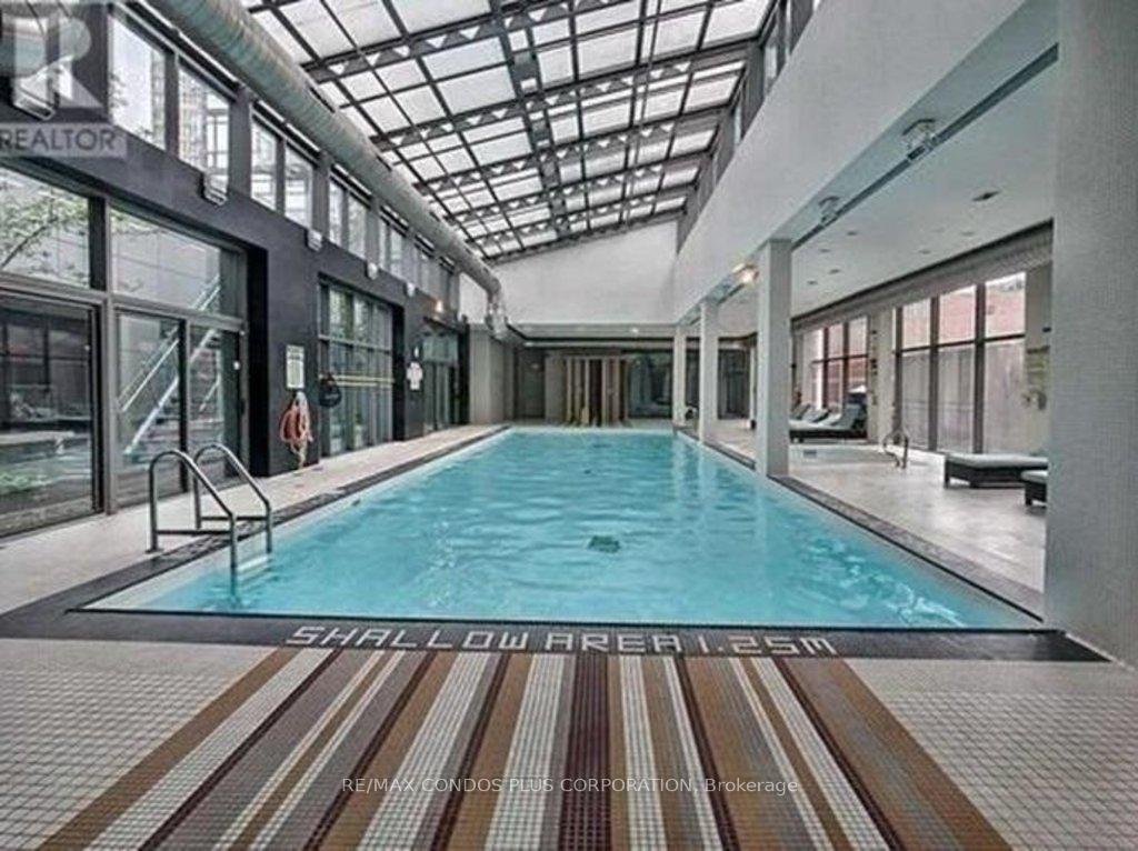 2 Bedrooms Condo at 38 Grenville, Toronto For sale