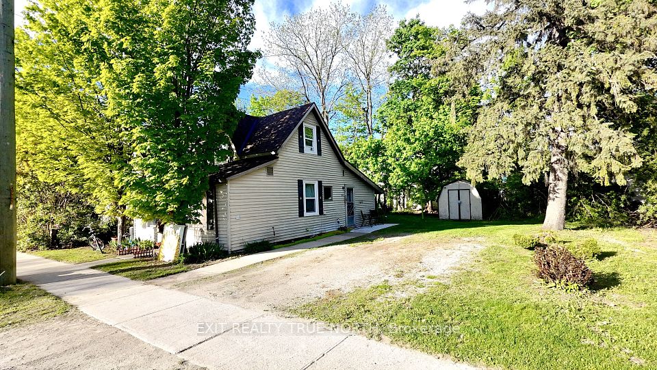 211 Bishop Street, Gravenhurst, ON P1P 1J5