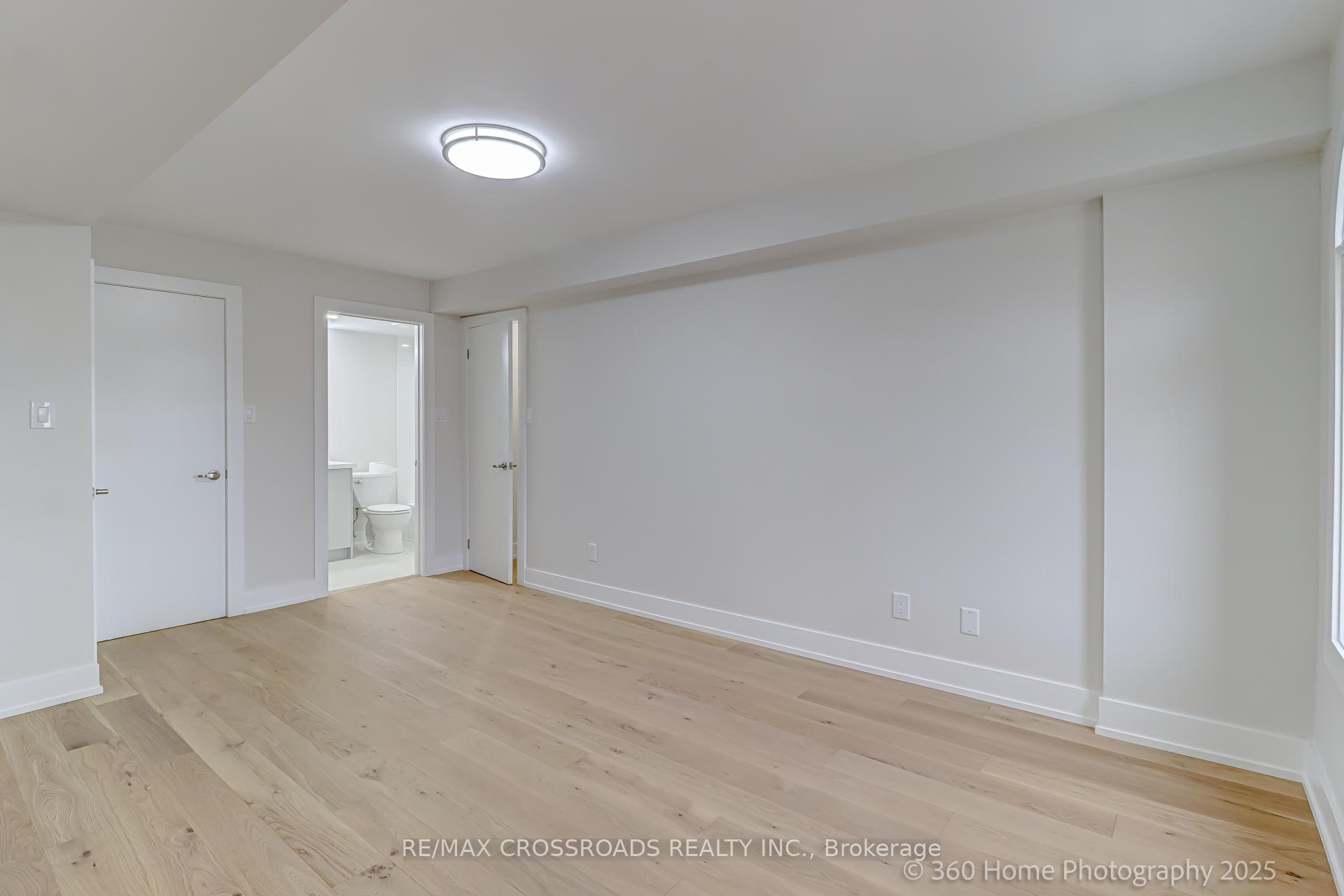 3 Bedrooms Condo at 70 Sidney Belsey,  Toronto For sale