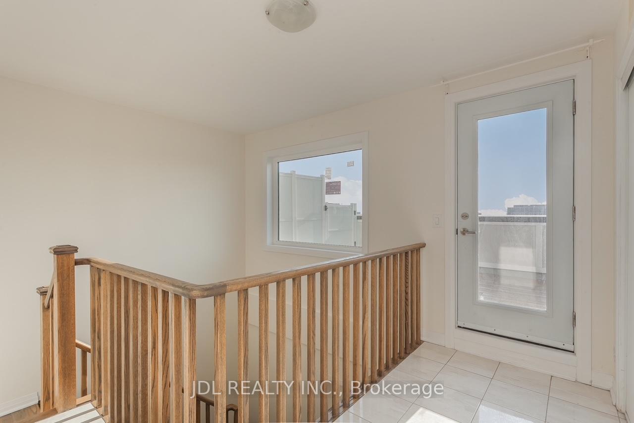2 Bedrooms Condo at 175 William Duncan Rd,  Toronto For sale