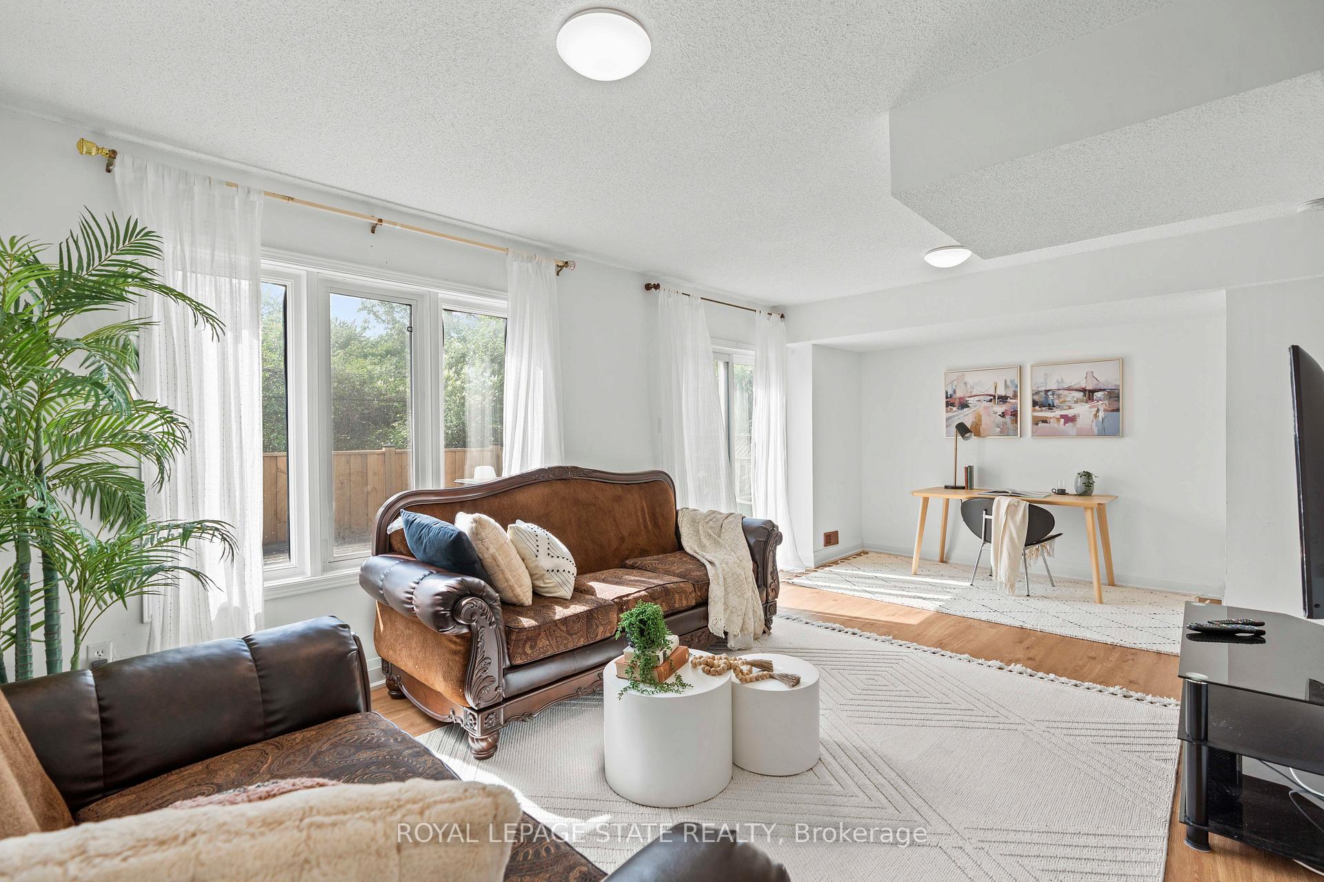 3 Bedrooms Condo at 5090 Fairview, Burlington For sale
