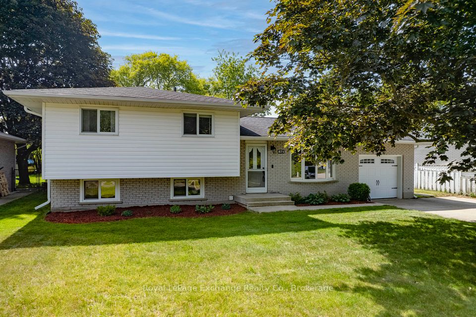 871 Wellington