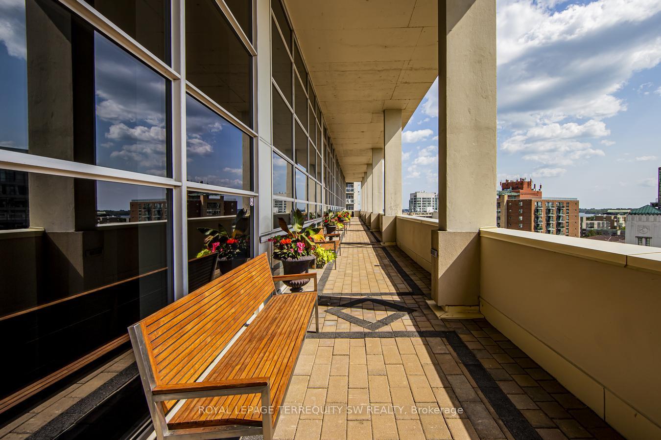 2 Bedrooms Condo at 618 A Fleet, Toronto For sale