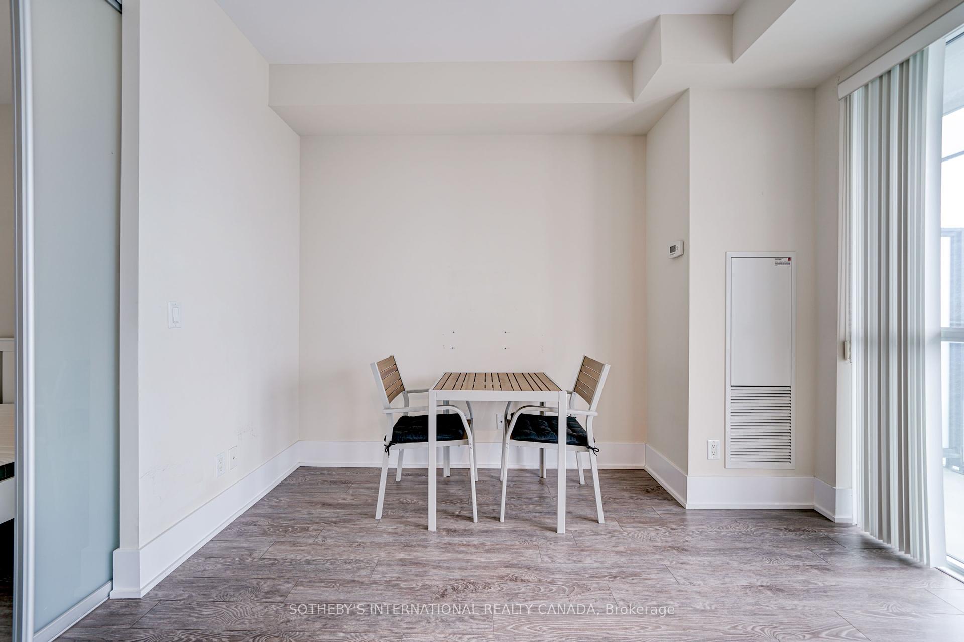 2 Bedrooms Condo at 300 Front, Toronto For sale
