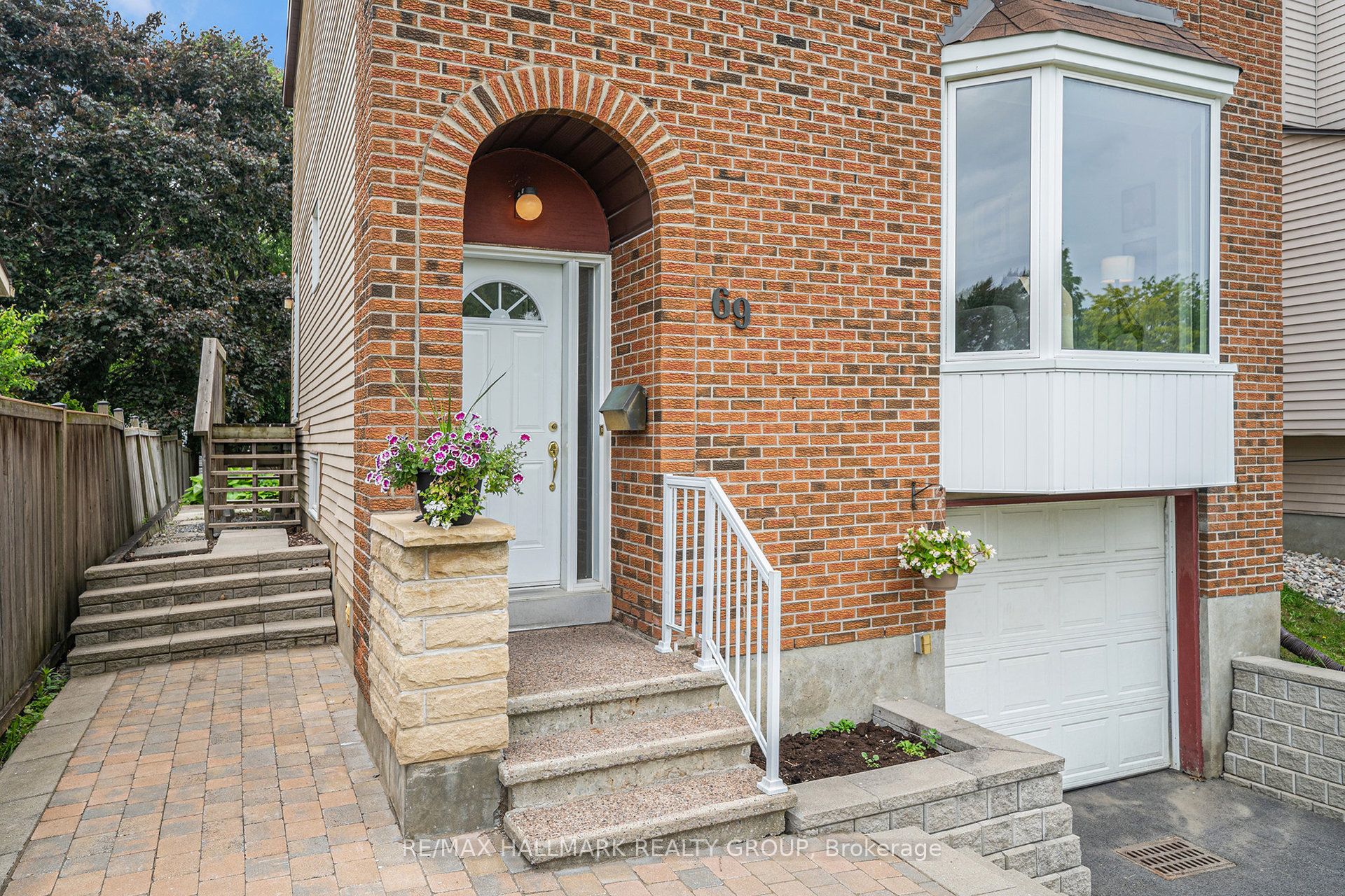 69 Farm Gate Crescent