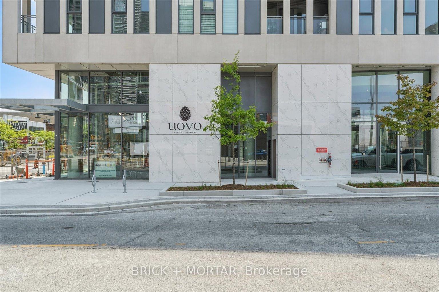 2 Bedrooms Condo at 1 Hillsdale, Toronto For sale