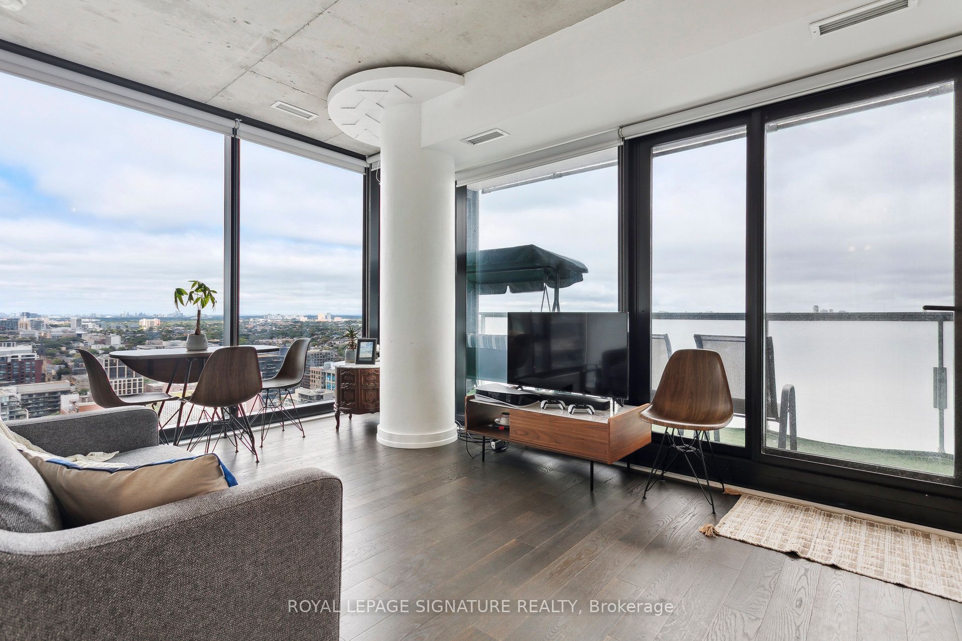 #2803 - 11 Charlotte Street, Toronto, ON M5V 0M6