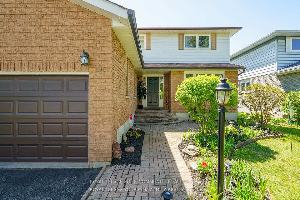 6 Oakmeadow Boulevard, Georgina, ON L4P 3L1