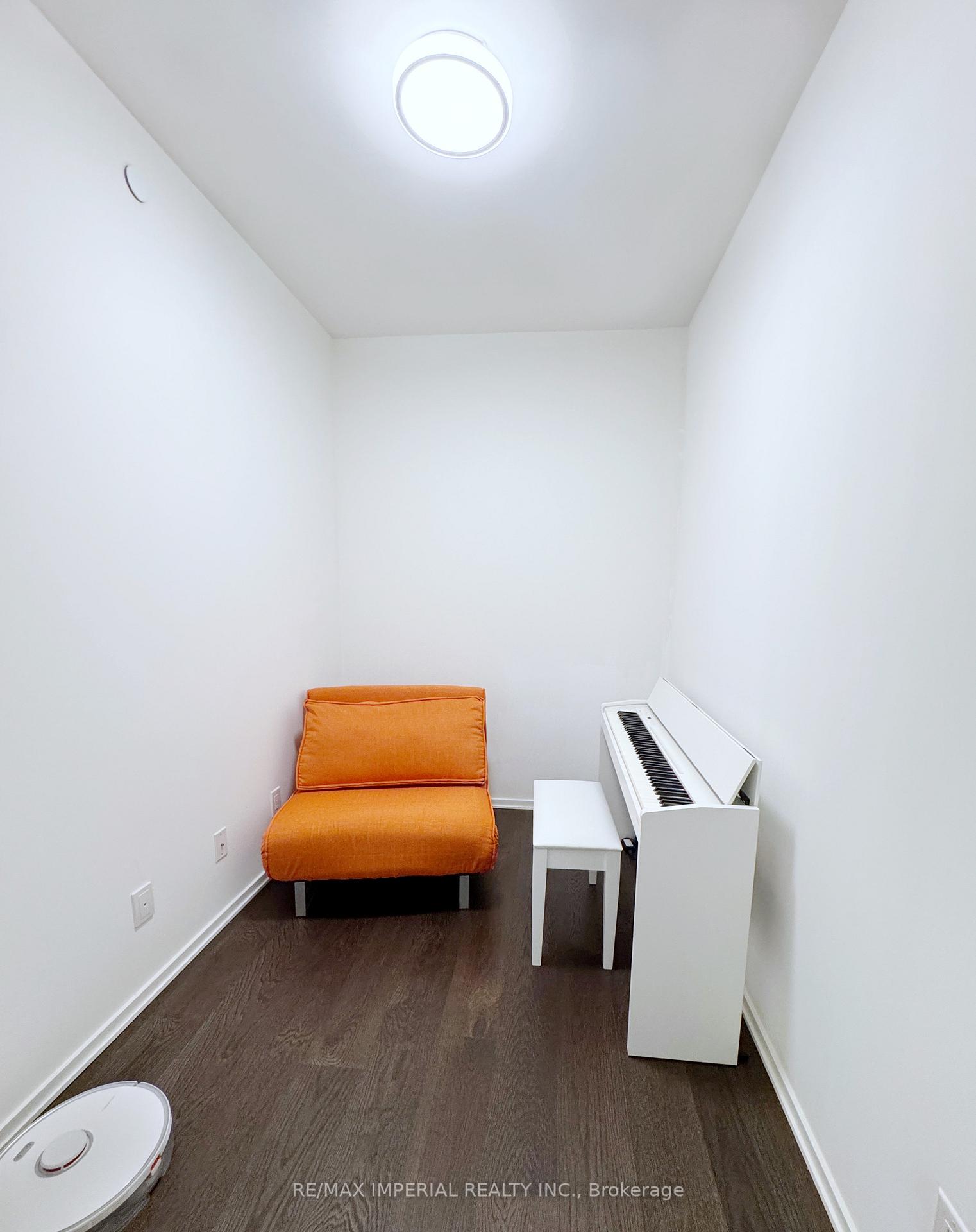 2 Bedrooms Condo at 1 Bloor, Toronto For sale