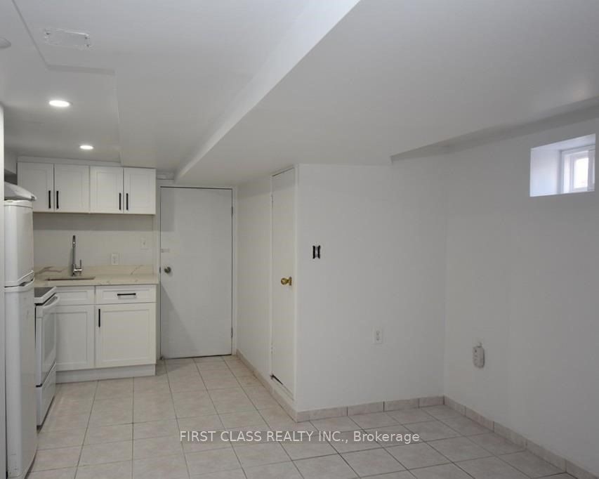 1050 Woodbine Avenue, #Bsmt