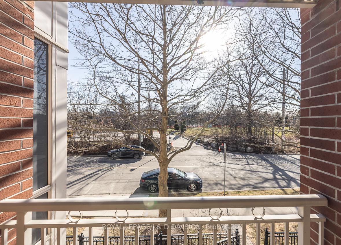 1 Bedroom Condo at 485 Rosewell,  Toronto For sale