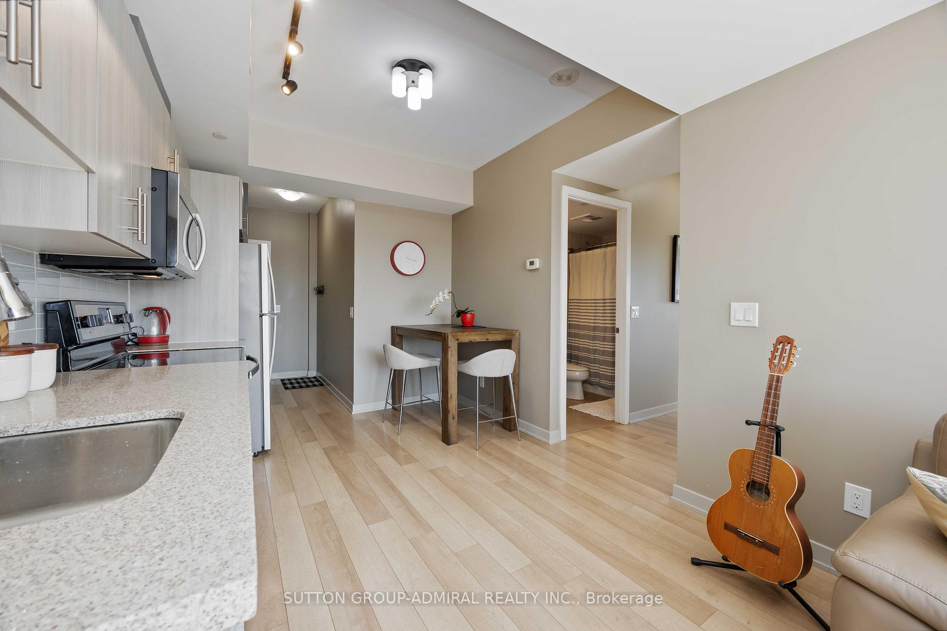 2 Bedrooms Condo at 16 MCADAM, Toronto For sale