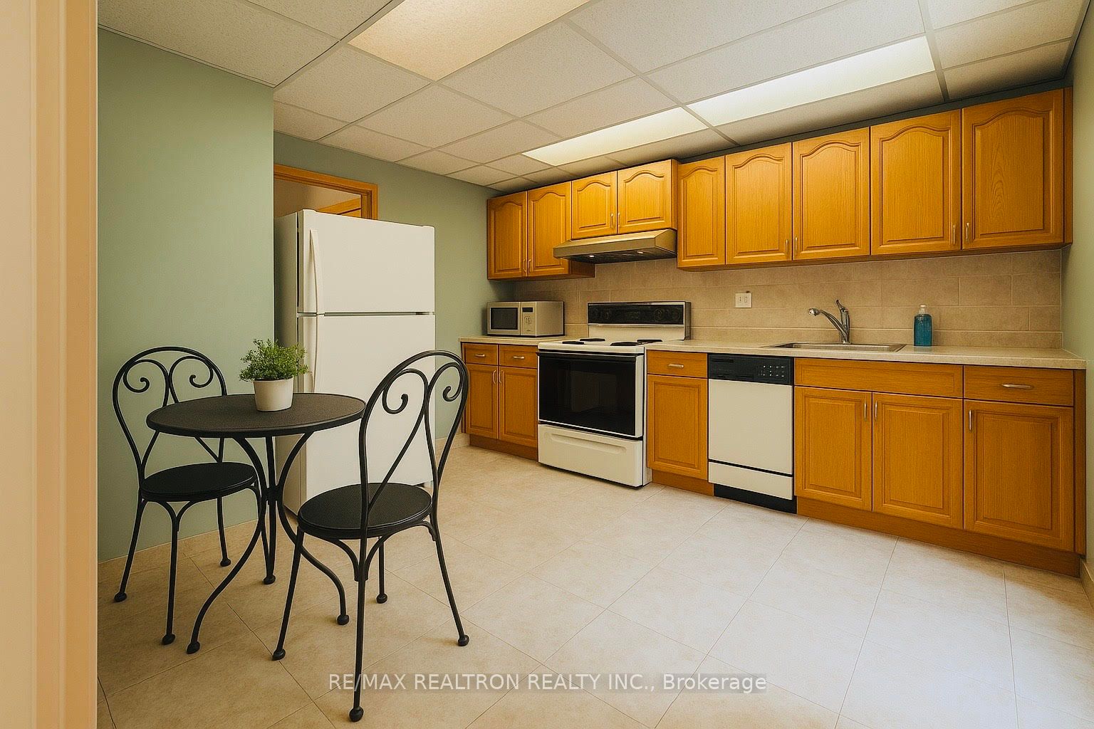104 Barber Greene Road N, #4