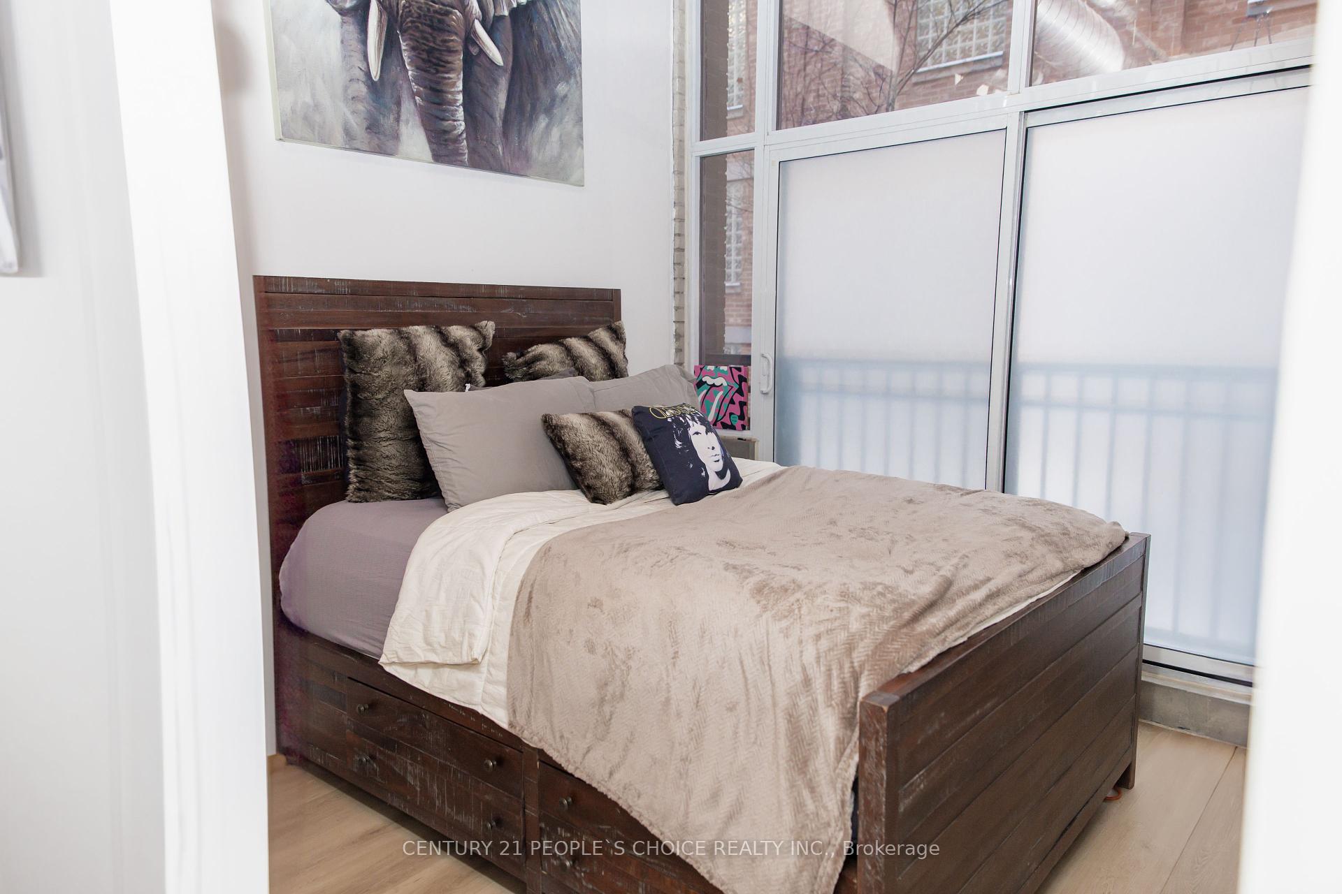 1 Bedroom Condo at 955 Queen,  Toronto For sale