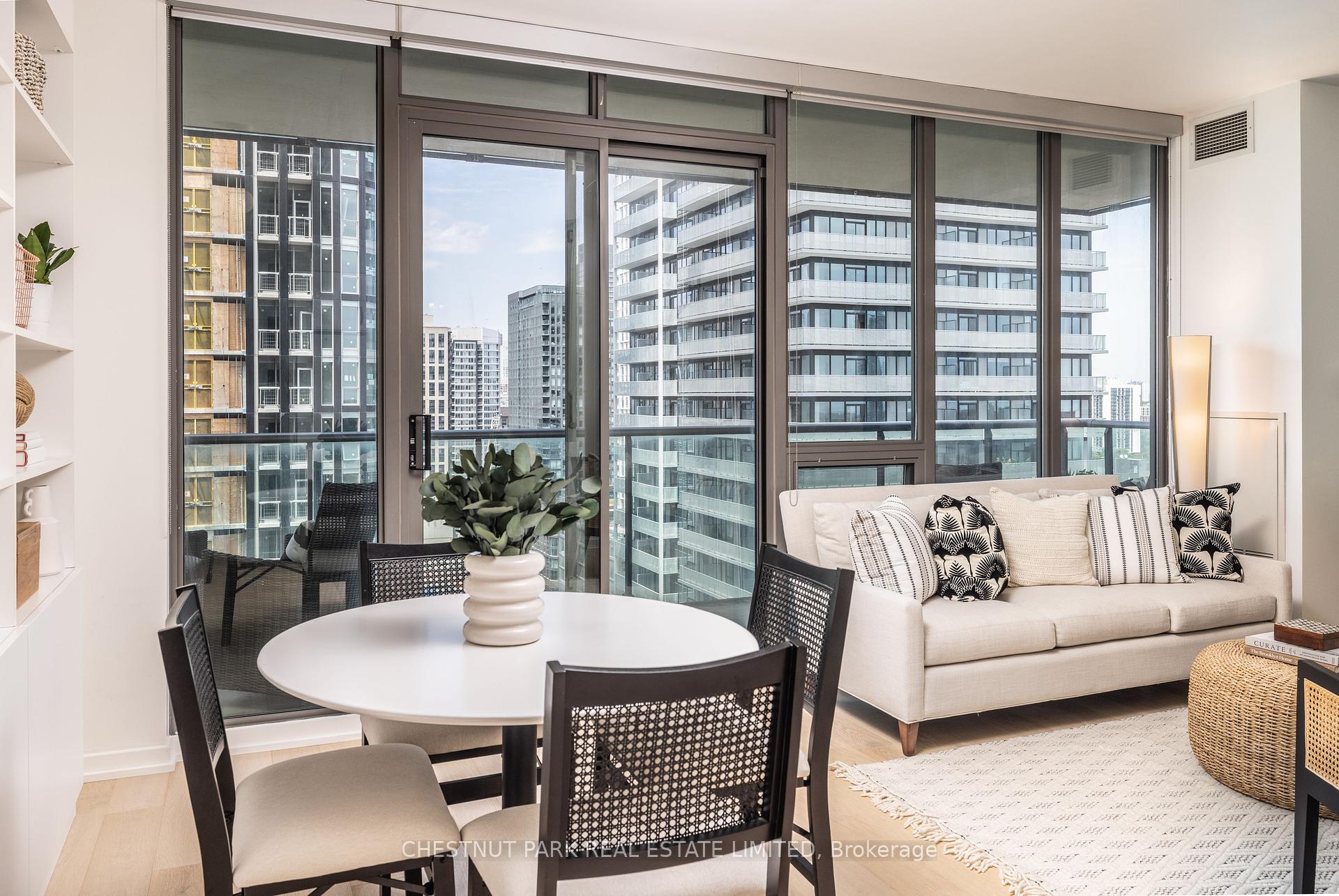 2 Bedrooms Condo at 33 Lombard, Toronto For sale