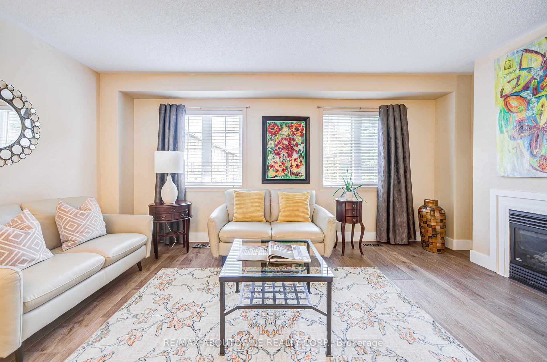 3 Bedrooms Condo at 470 Beach, Hamilton For sale