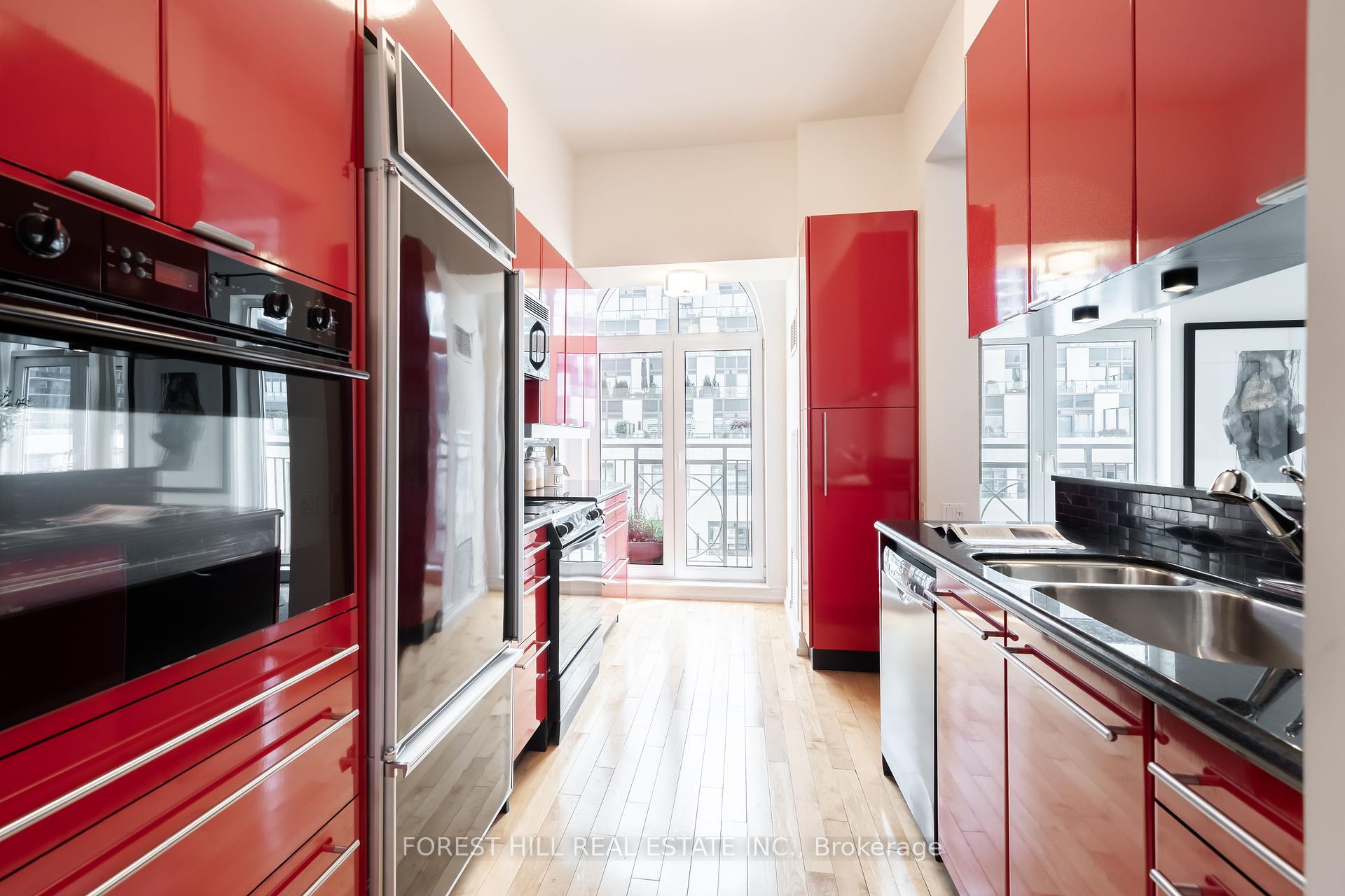 3 Bedrooms Condo at 1 Balmoral, Toronto For sale