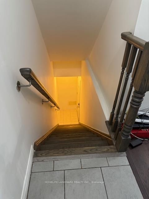 3 Bedrooms Condo at 15 Heron Park, Toronto For sale
